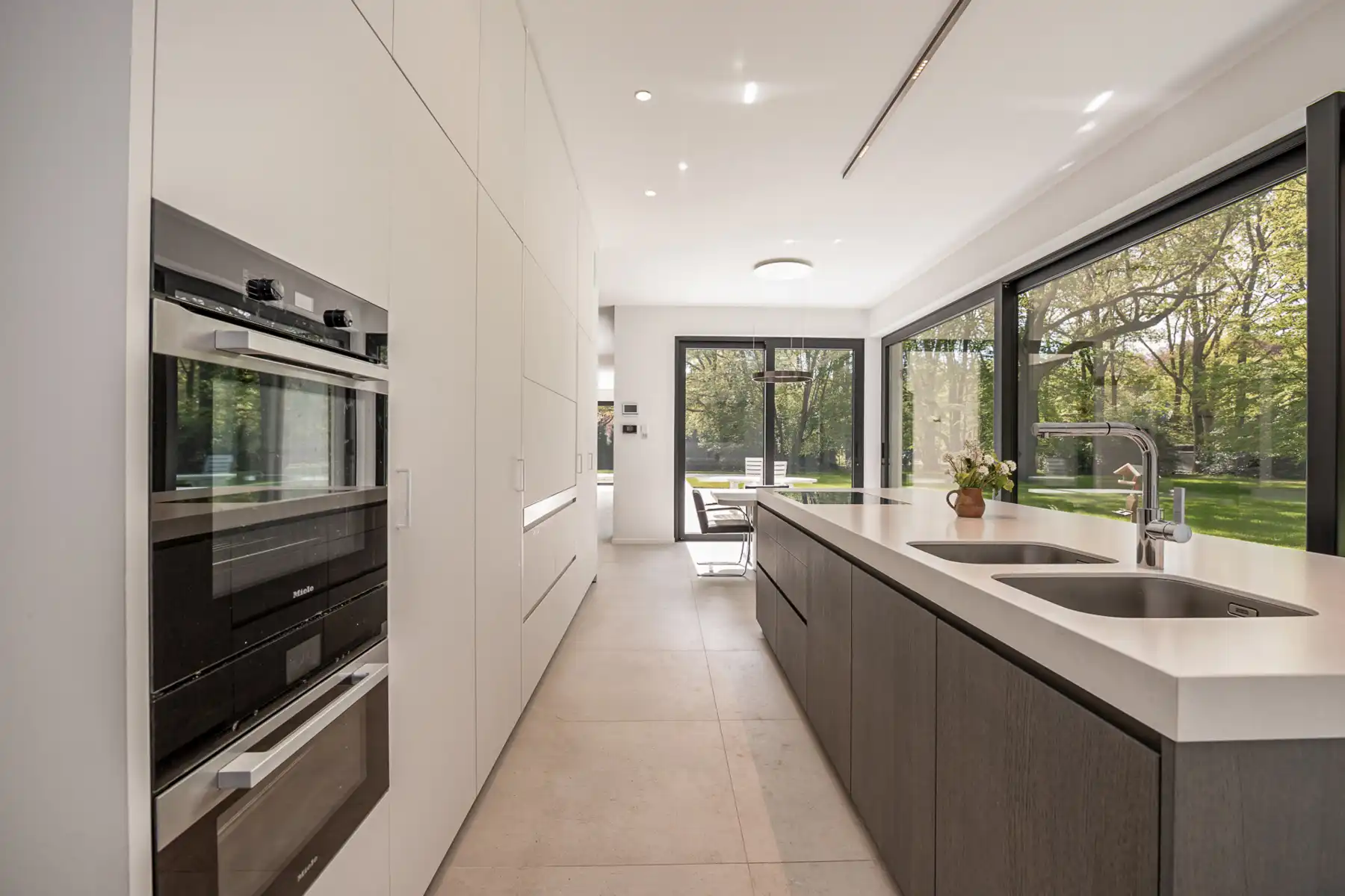 MODERNE DESIGNVILLA OP TOPLOCATIE foto 10