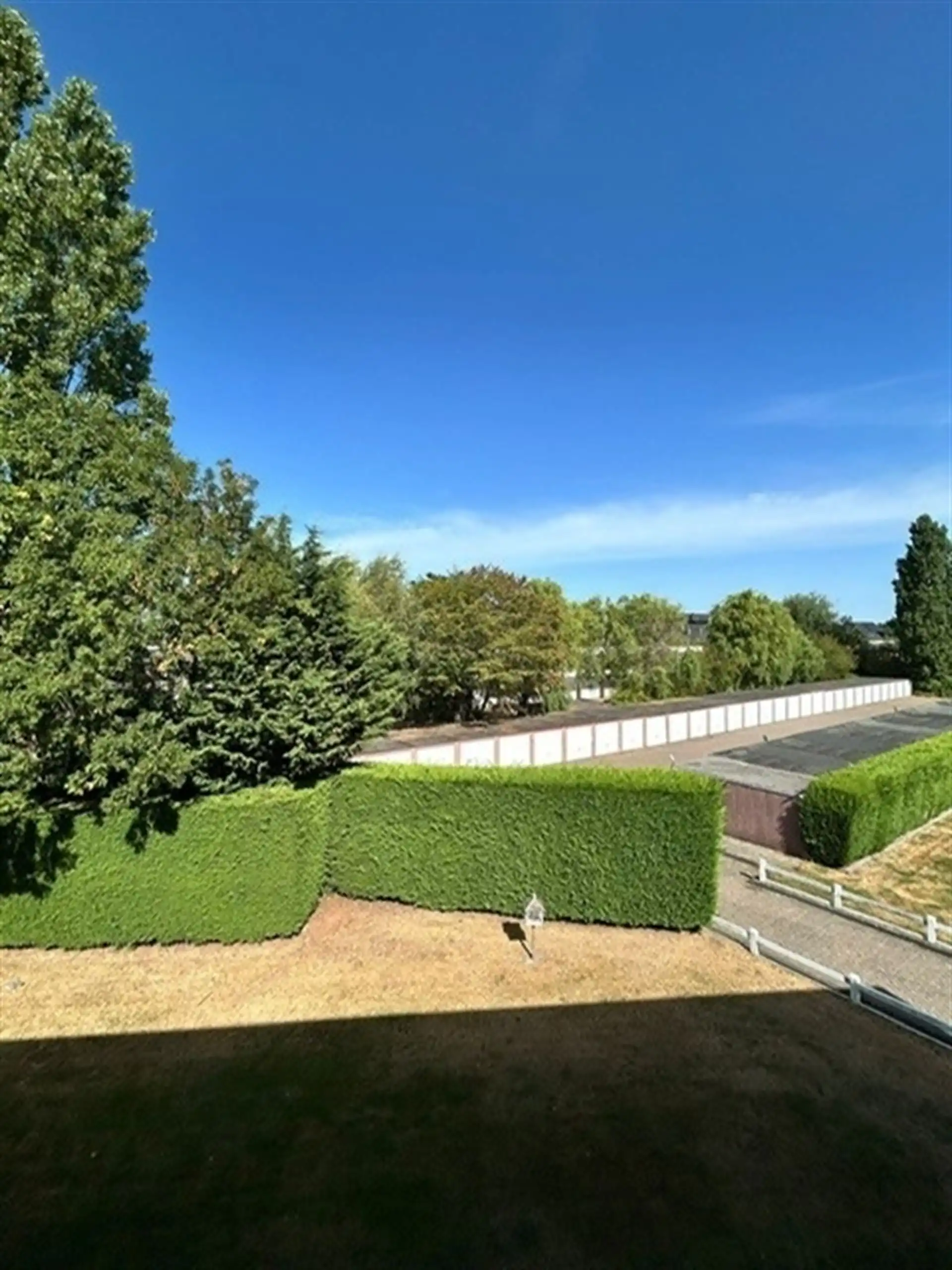 AANGENAAM APPARTEMENT MET TERRAS EN KELDERBERGING, RUSTIG GELEGEN NABIJ DE DORPSKERN foto 12
