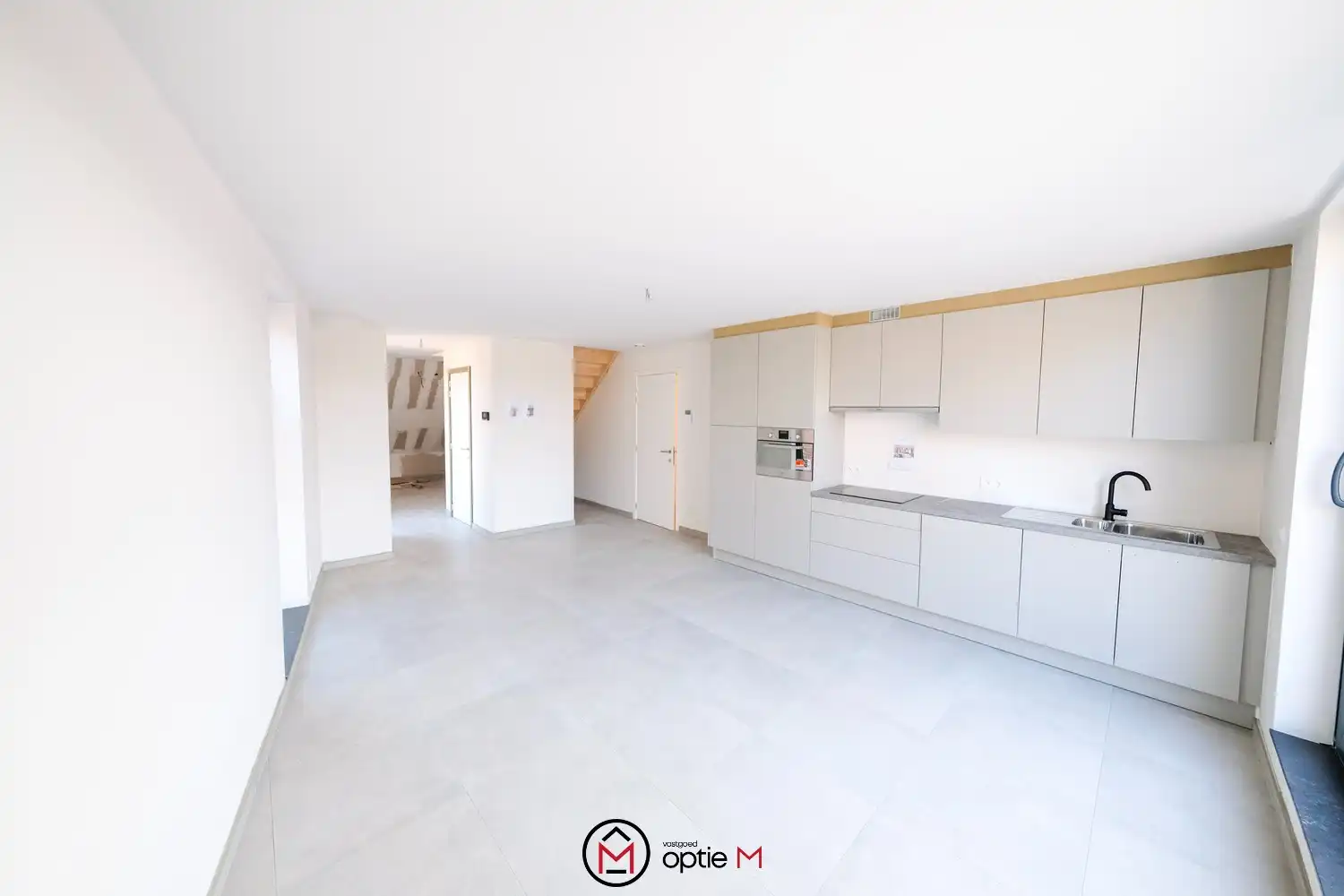 TE HUUR DUPLEX APPARTEMENT MET TERRAS IN DIEPENBEEK foto 2
