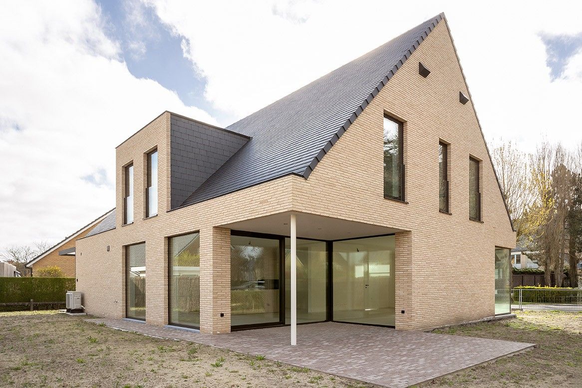 100% Instapklare en riante nieuwbouw villa. foto {{pictureIndex}}