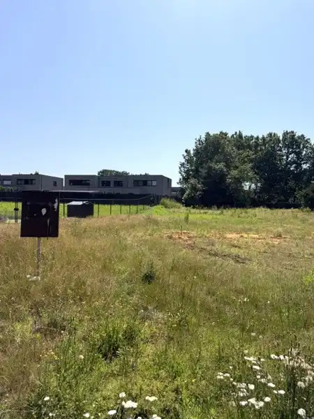 Zeer rustig gelegen bouwgrond voor half-open bebouwing op 6are21ca foto 8