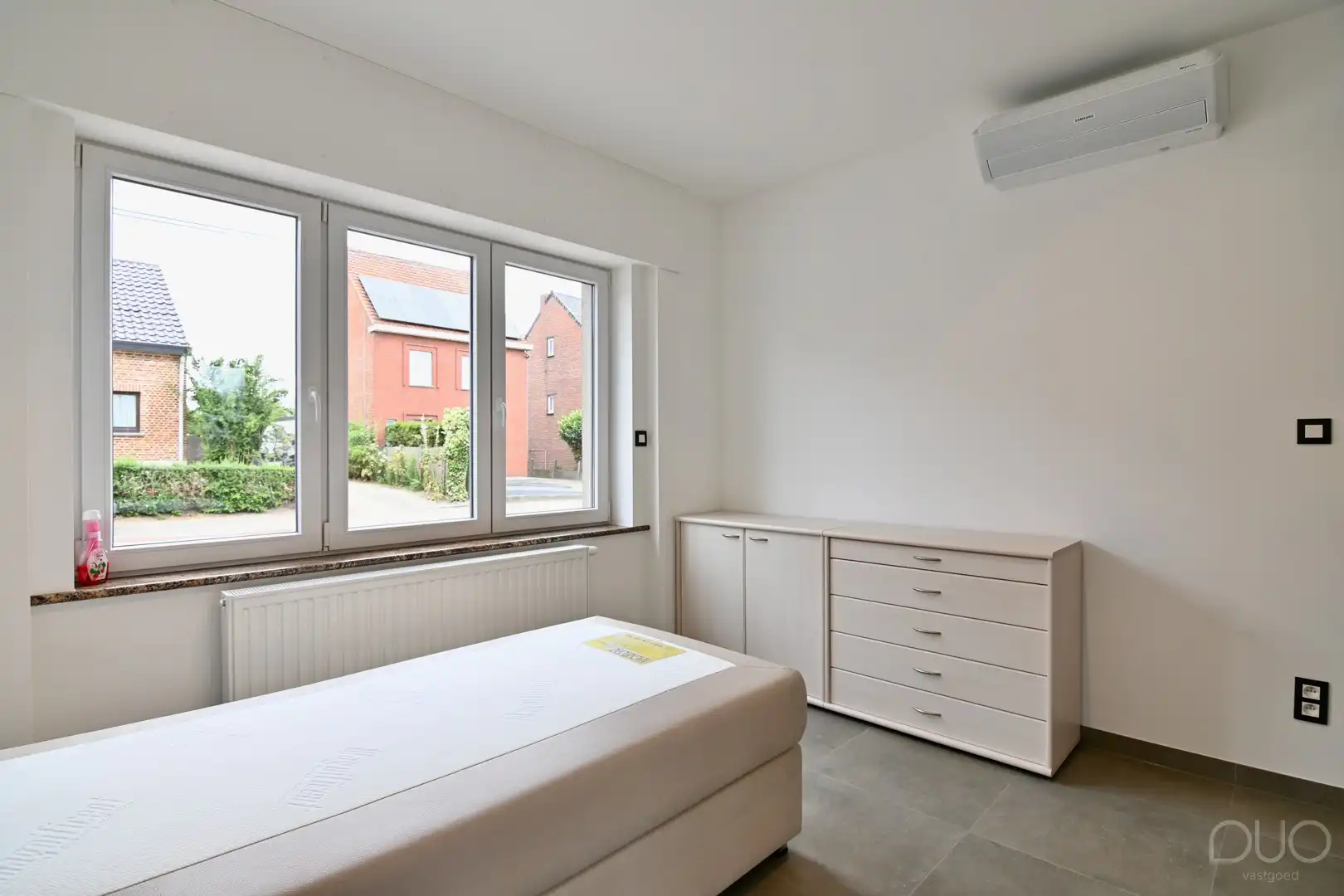 Kwalitatief gerenoveerde gezinswoning met 4 slaapkamers in centrum Nieuwerkerken foto 11