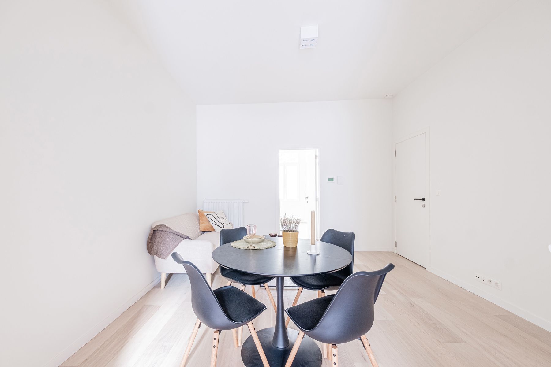 Gelijkvloers appartement met terras, volledig instapklaar foto 11