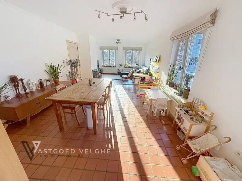 🌿 Goed onderhouden woning met 4 slaapkamers, grote garagebox/werkplaats & energiezuinige voorzieningen in Uikhoven foto 9