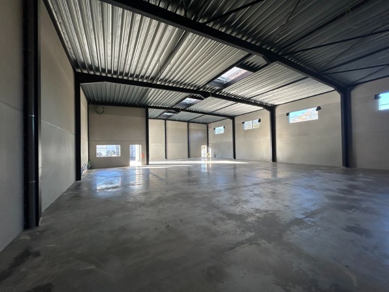 Nieuwbouw magazijn op uitstekende ligging - mogelijkheid tot kantoor foto 5