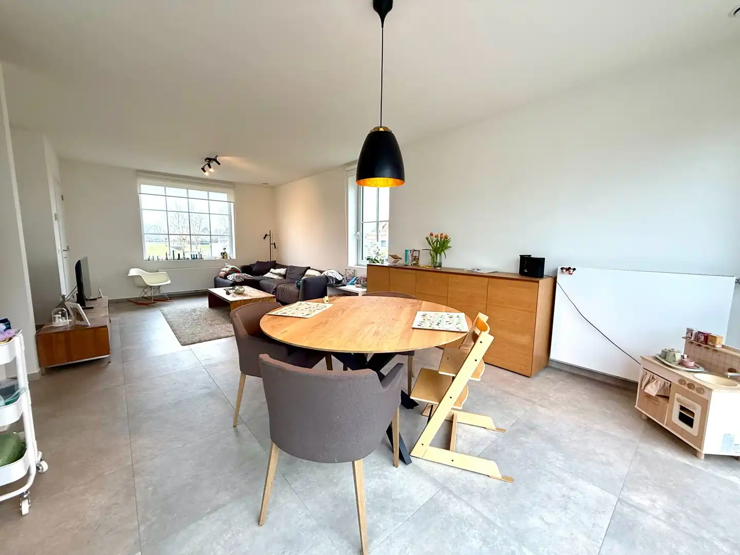 Zeer recente, instapklare woning met 3 slaapkamers en tuin foto 6