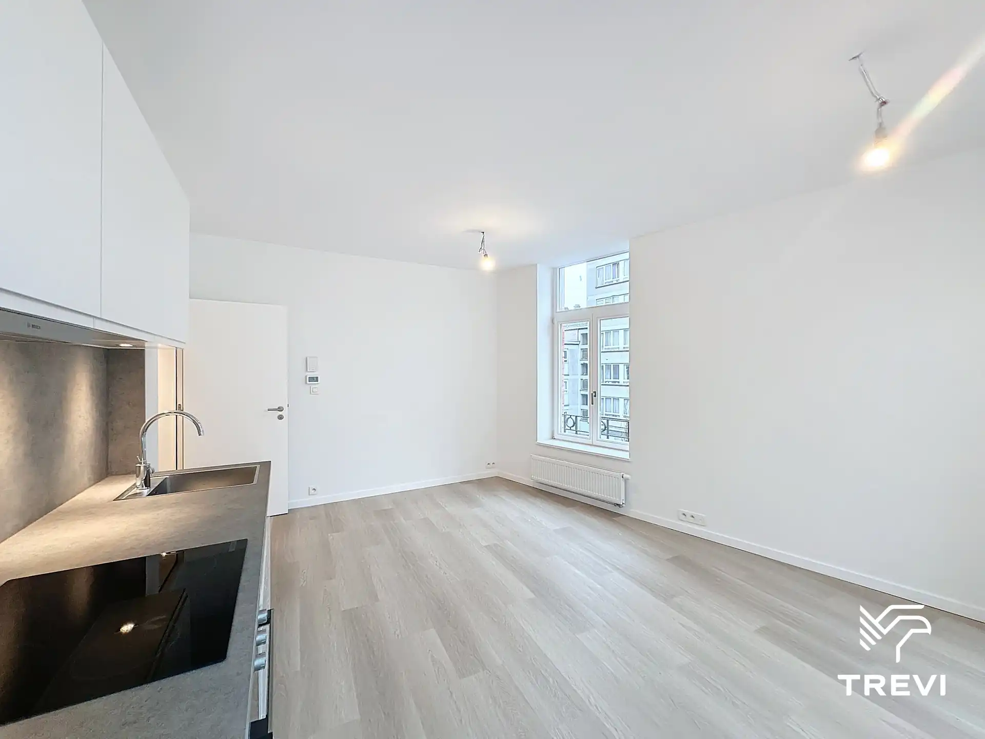 Volledig gerenoveerd appartement met 1 slaapkamer! foto 3