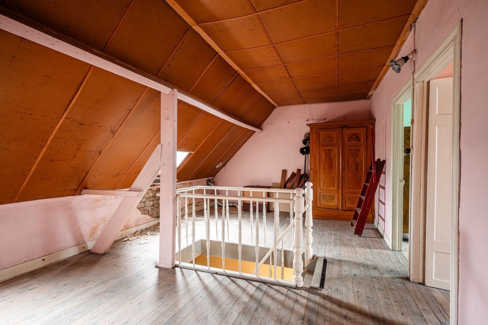 Ruime, te renoveren woning in het centrum van Eeklo foto 13