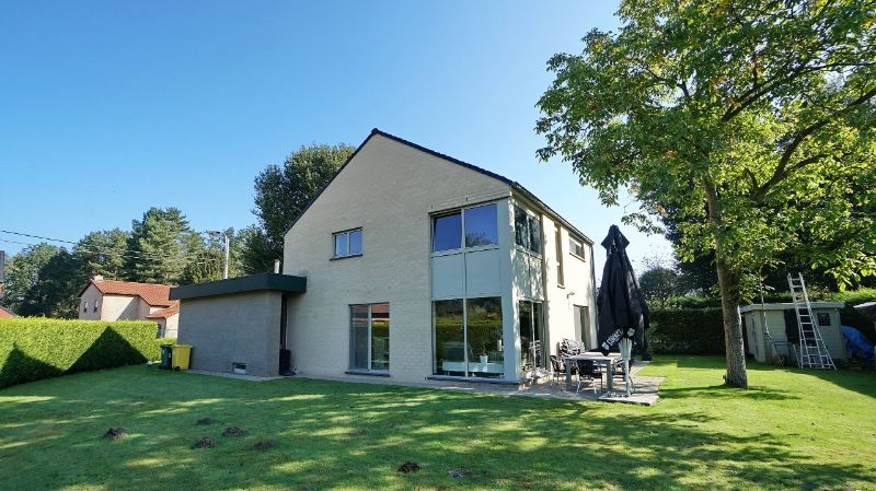 Modern landhuis van 212m² + dubbele carport op 8 are 26 ca foto 3