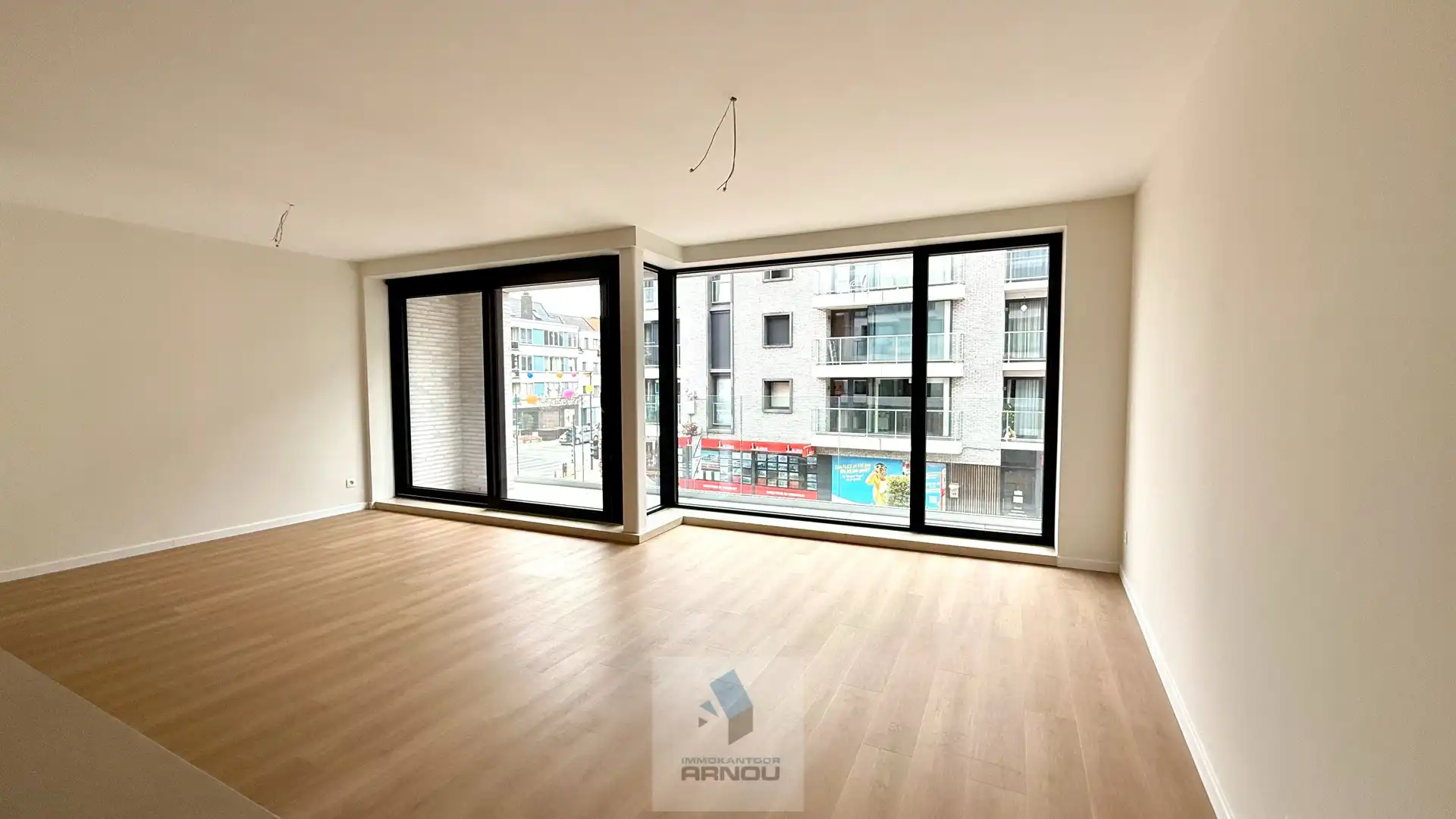 Prachtig ruim nieuwbouwappartement met 2 slaapkamer en garage foto 4