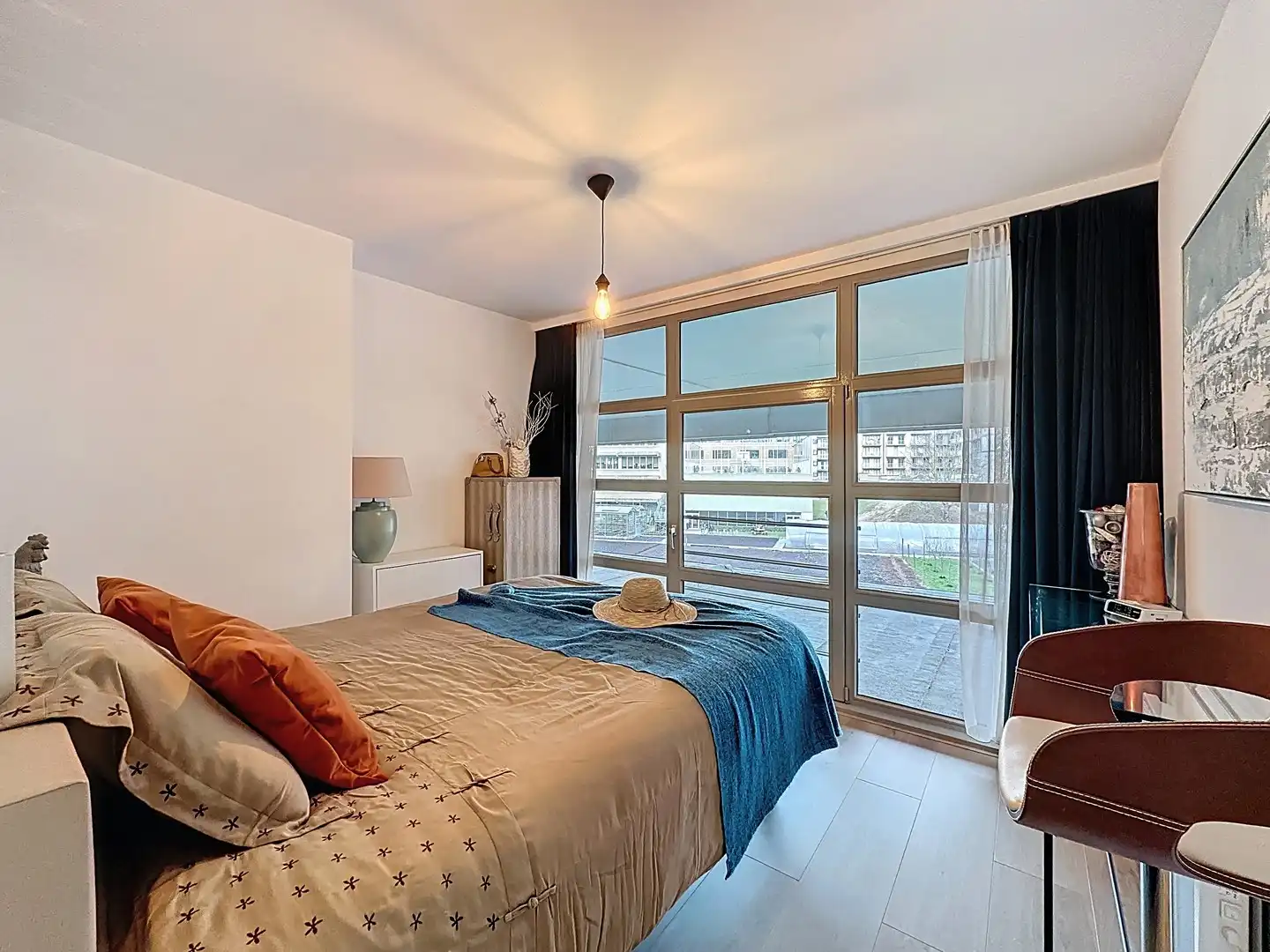 Recent gerenoveerd appartement, rustig gelegen en toch vlak bij de Zeedijk. foto 7