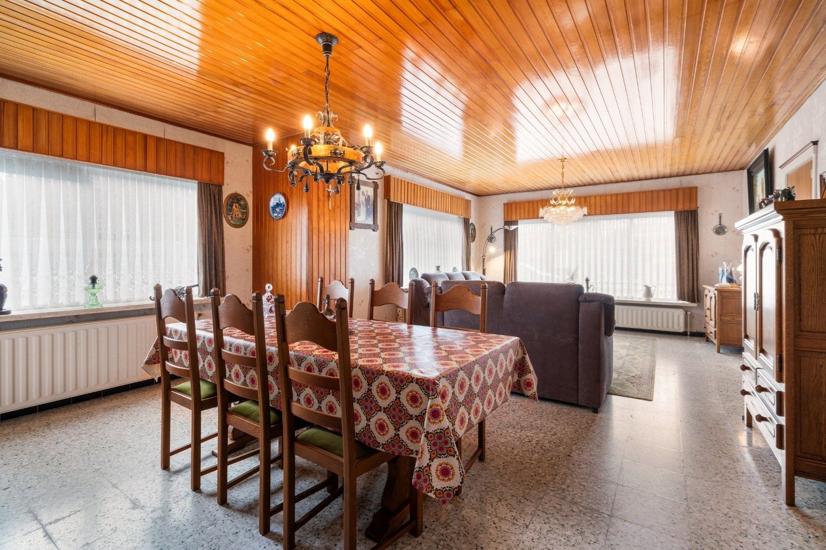 Te renoveren gelijkvloerse villa op een royaal perceel van 745 m² in de Warandestraat 65 – solide basis met groeipotentieel foto 7