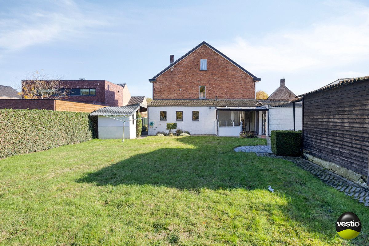 RUSTIG GELEGEN RUIME HALFVRIJSTAANDE WONING MET GROTE TUIN OP 22A49CA TE HOESELT. foto 32