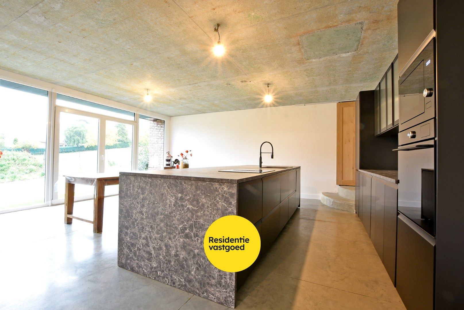 Halfopen nieuwbouwwoning aan de voet van de Zwarte Berg foto 4