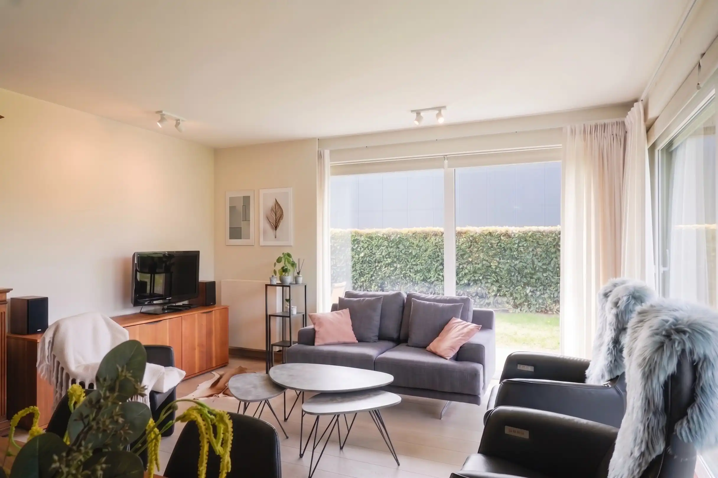 Interessante opbrengsteigendom: verhuurd appartement met tuin en garage in centrum Oostduinkerke foto 6