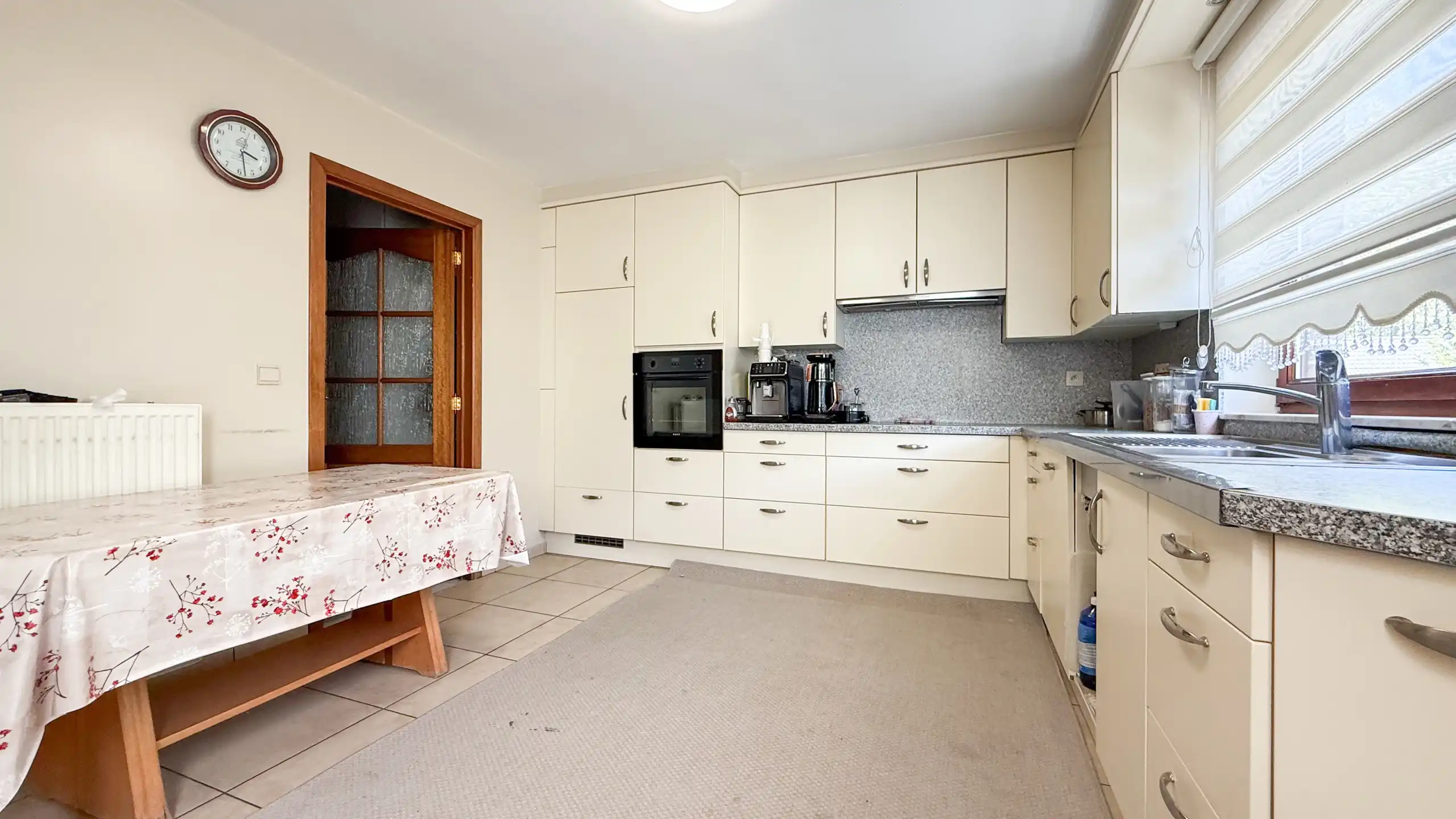 Instapklare bungalow met 5 slpks op toplocatie in Heusden! foto 9