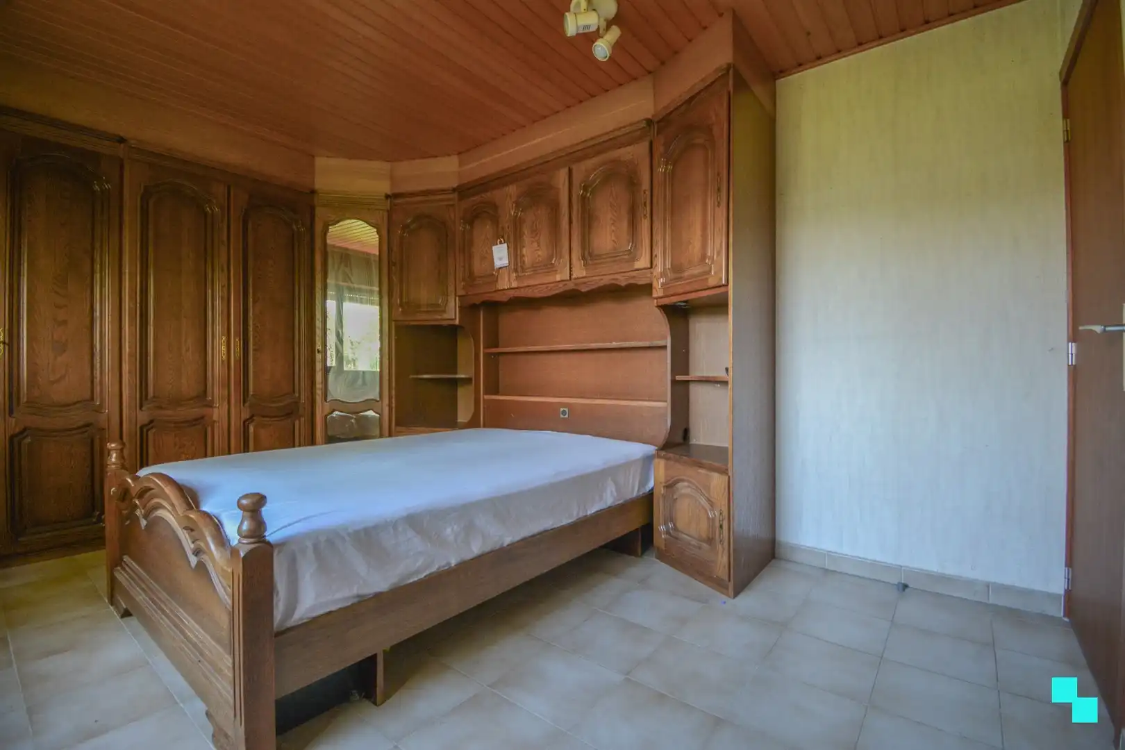 Aantrekkelijke, te renoveren woning op 11.575 m² te Roeselare foto 17