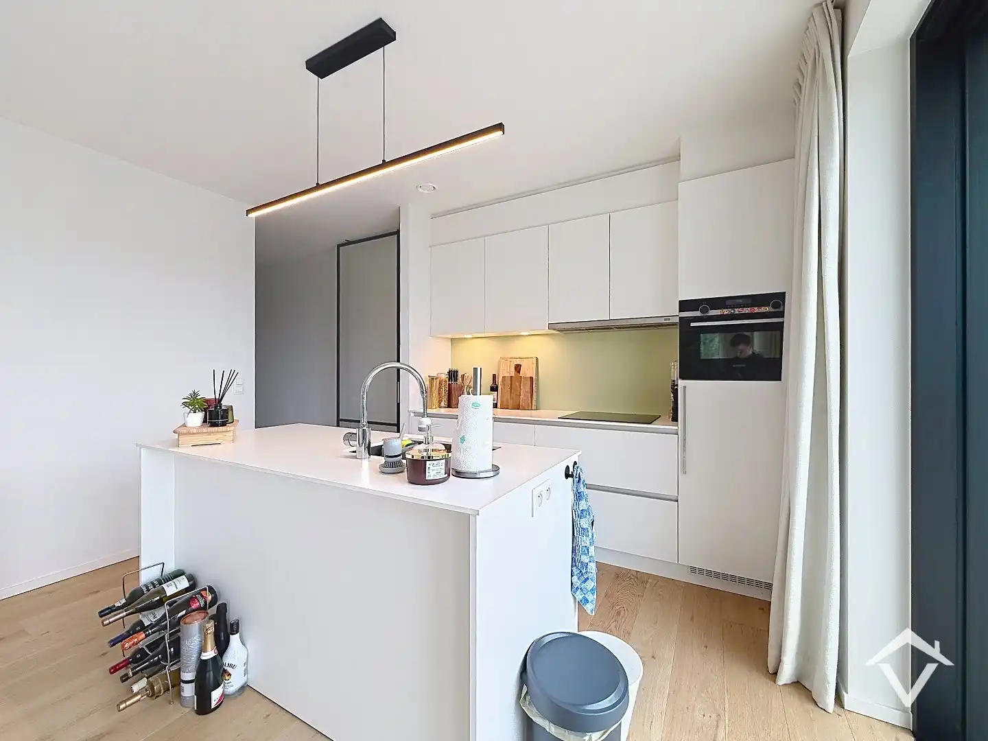 Prachtige penthouse met twee slaapkamers, autostaanplaats en zonnig terras te Rumbeke foto 4