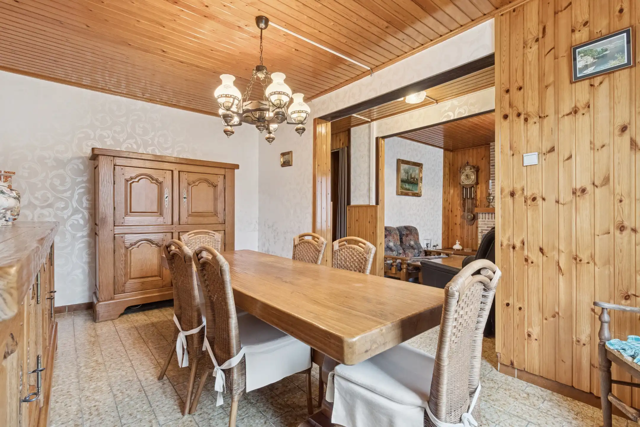 Charmante woning met renovatiepotentieel  foto 12