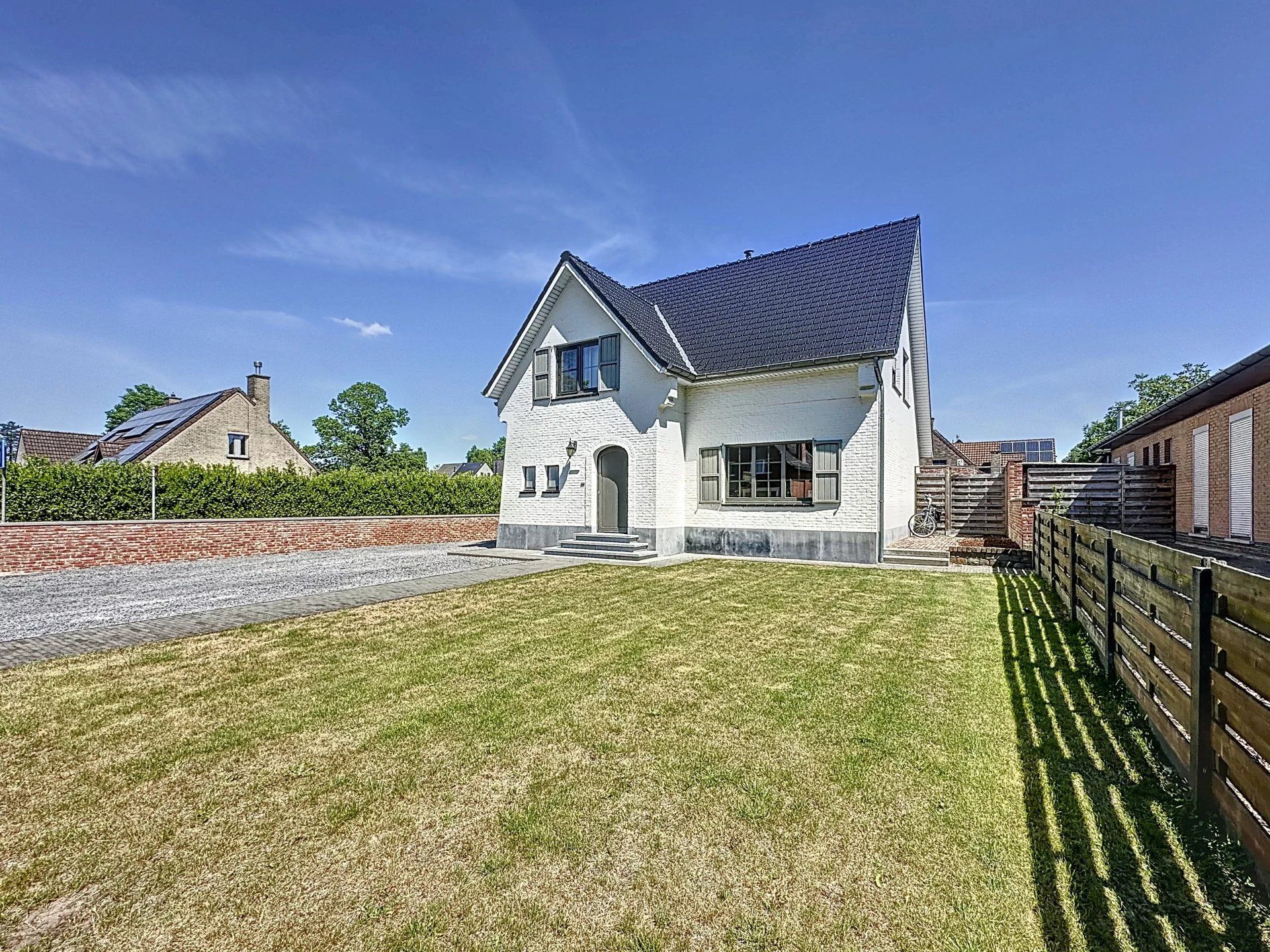 Charmante gerenoveerde woning met bijgebouw, ideaal voor bijberoep of inwonende ouders/volwassen kinderen. foto 20