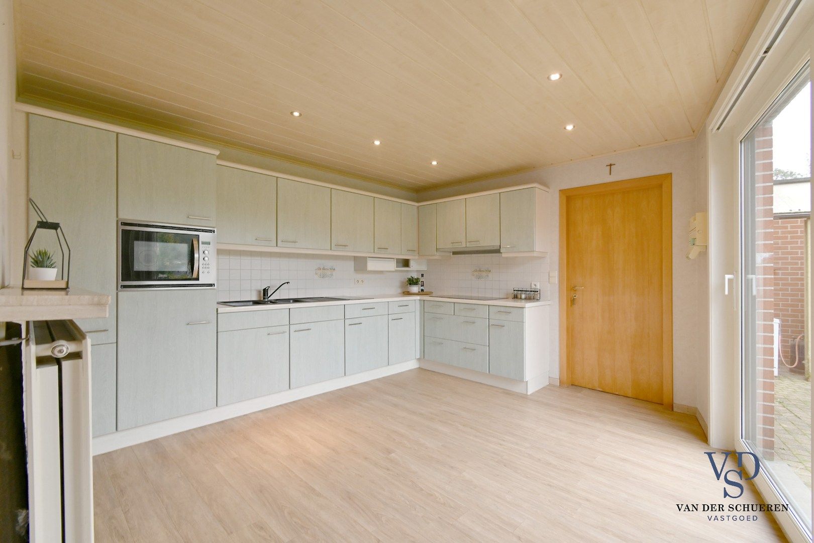 Tijdloos en ruim (> 300 m²) wonen. foto 8