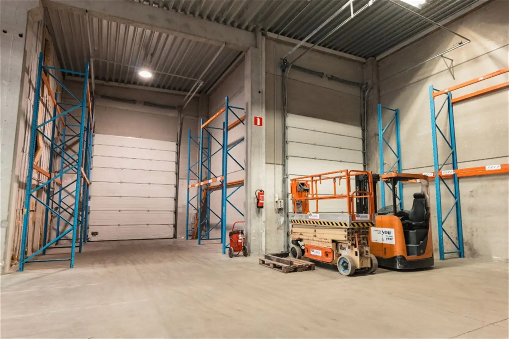 Polyvalent bedrijfsgebouw foto 49