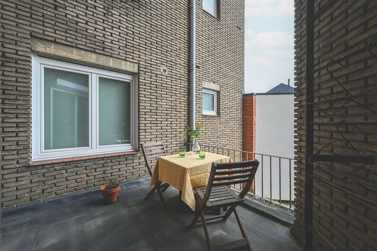 Gerenoveerd appartement op geliefde locatie foto 16