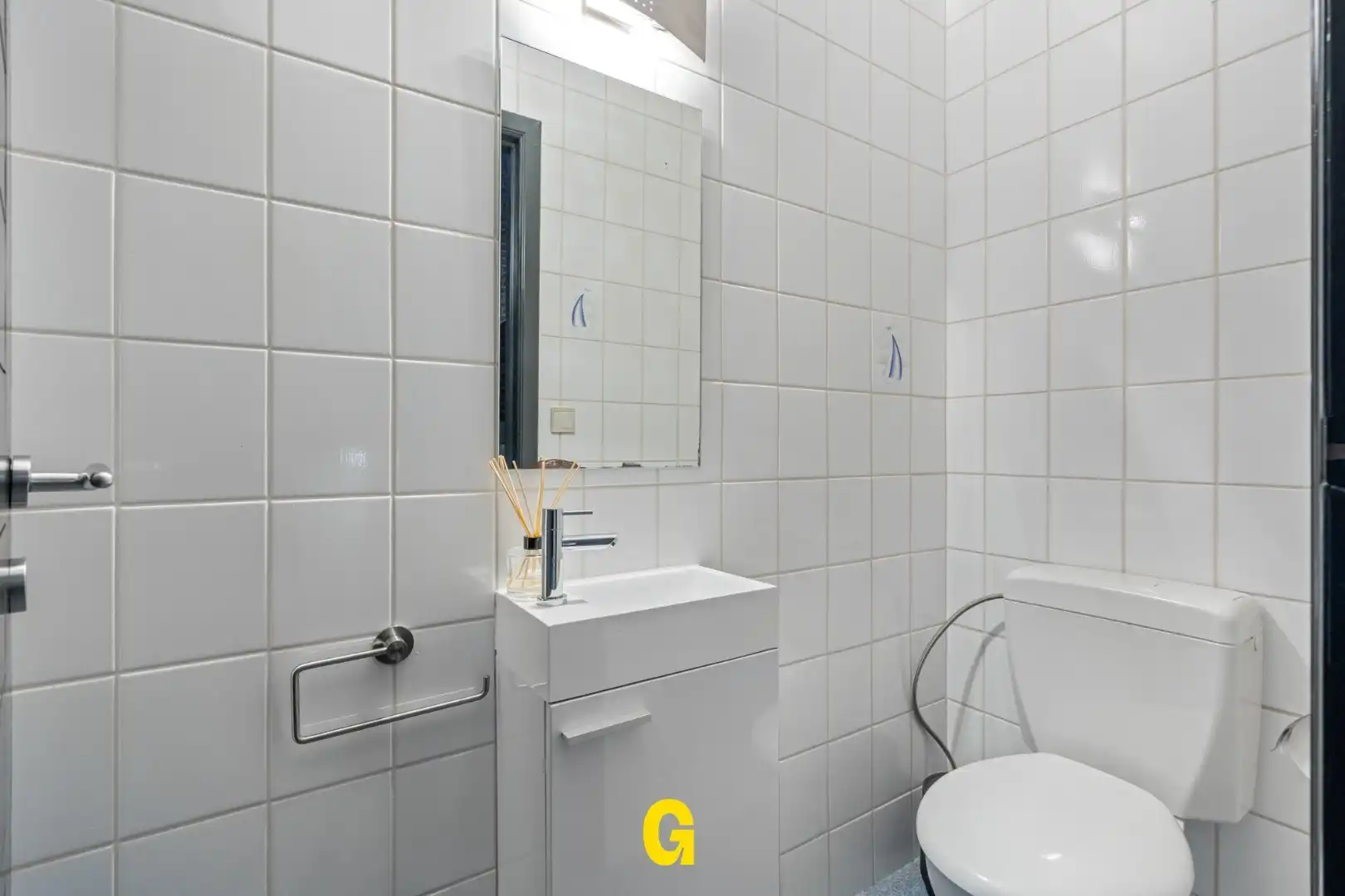 Knappe halfopen woning met een aantrekkelijke tijdloze architectuur, in perfecte staat, op 5a 67ca - label C foto 7