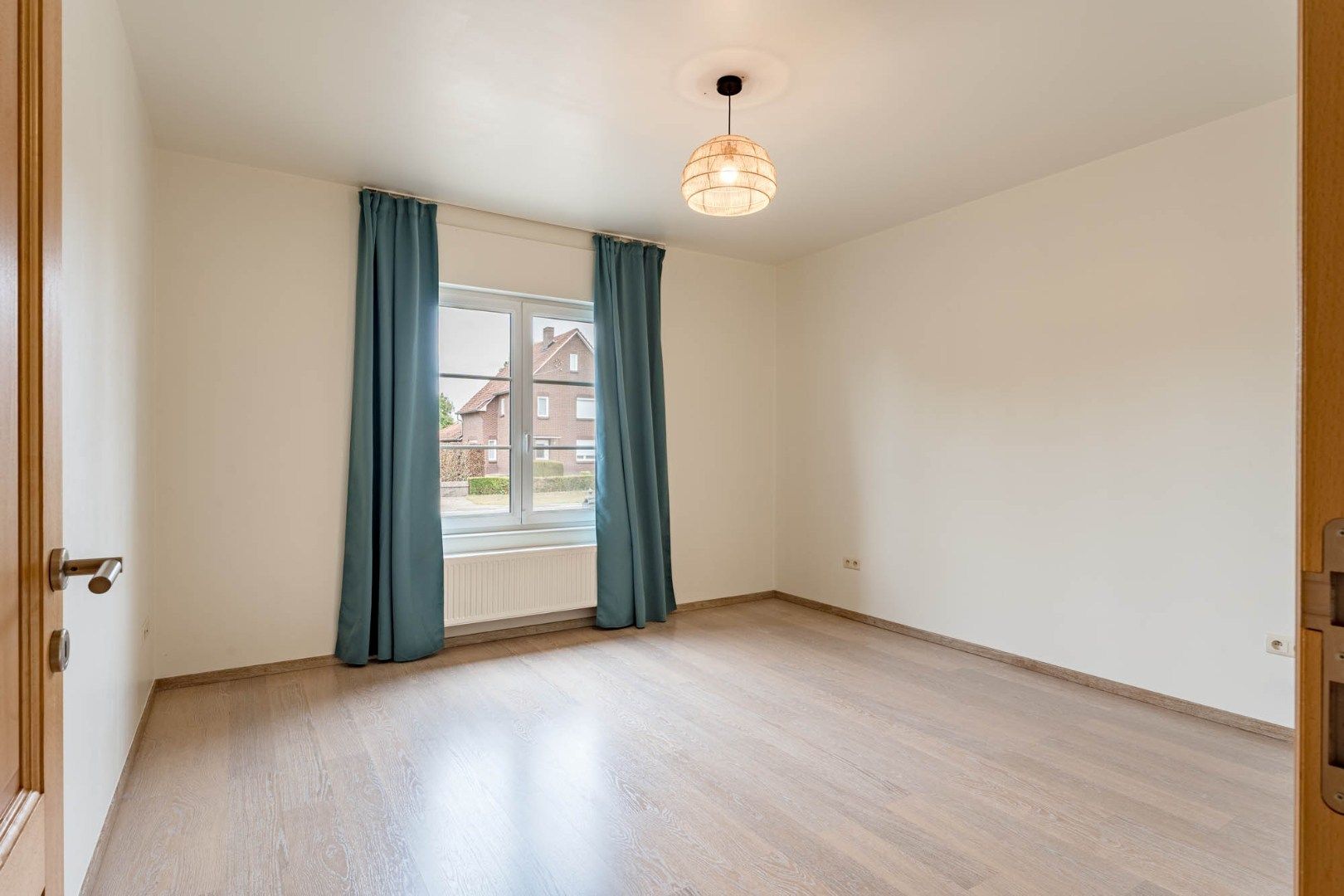 Stijlvolle, hoogwaardig afgewerkt en zeer ruime gezinswoning op een perceel van 8a65ca! foto 17