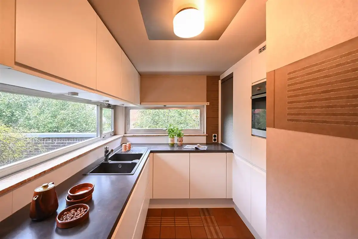 Ruime splitlevel woning met veel potentieel foto 6