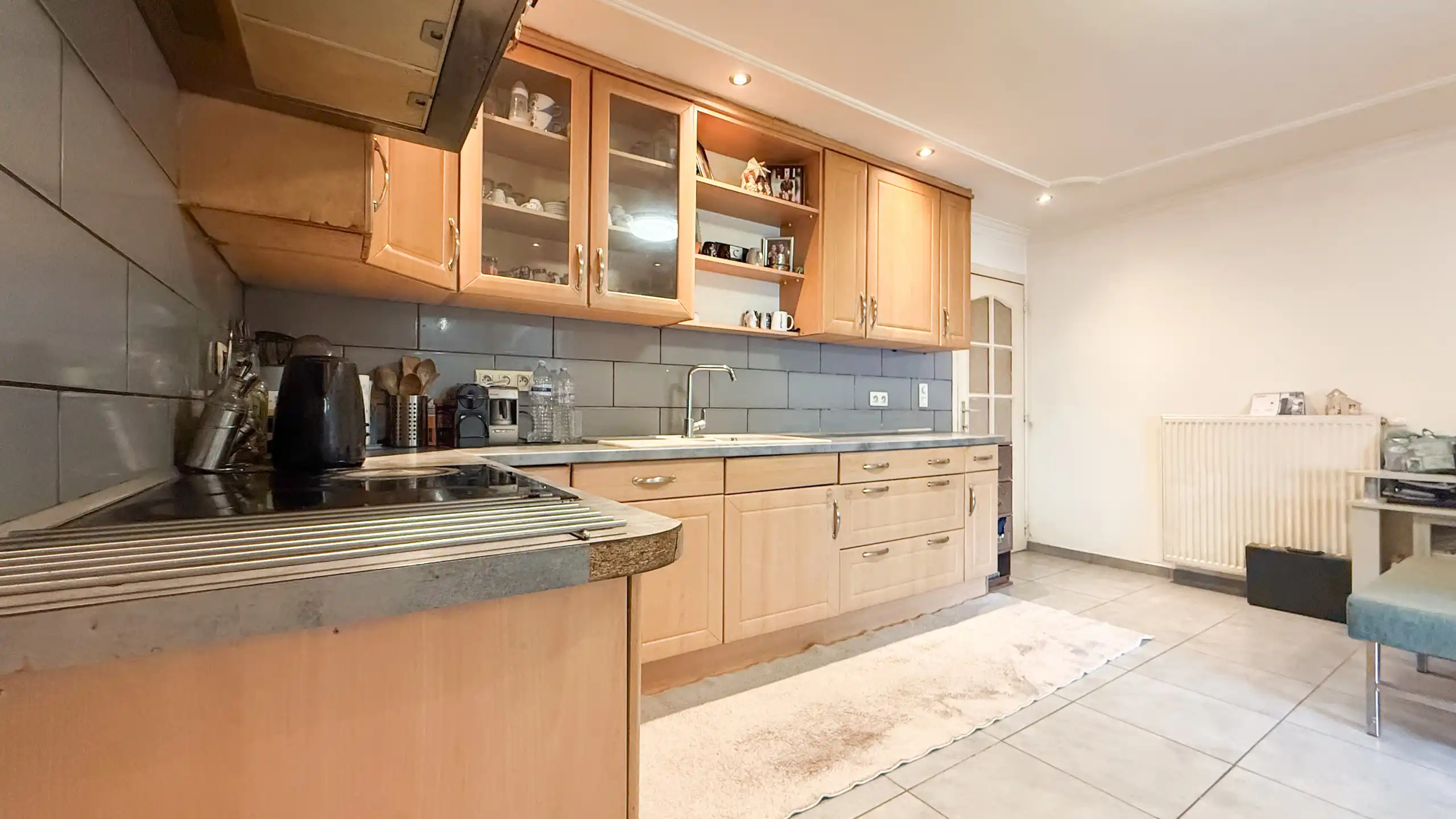 Halfopen woning met tuin, garage en 3 slaapkamers foto 9
