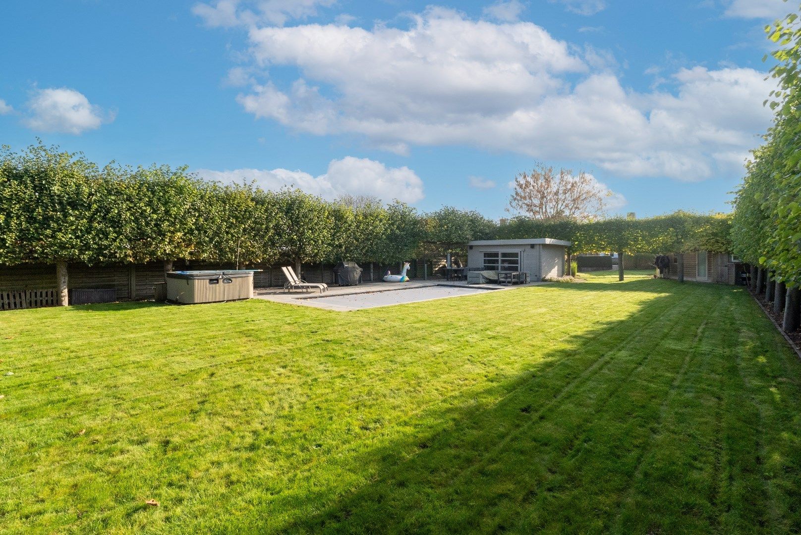 EXCLUSIEVE VILLA OP RIANT PERCEEL foto 8