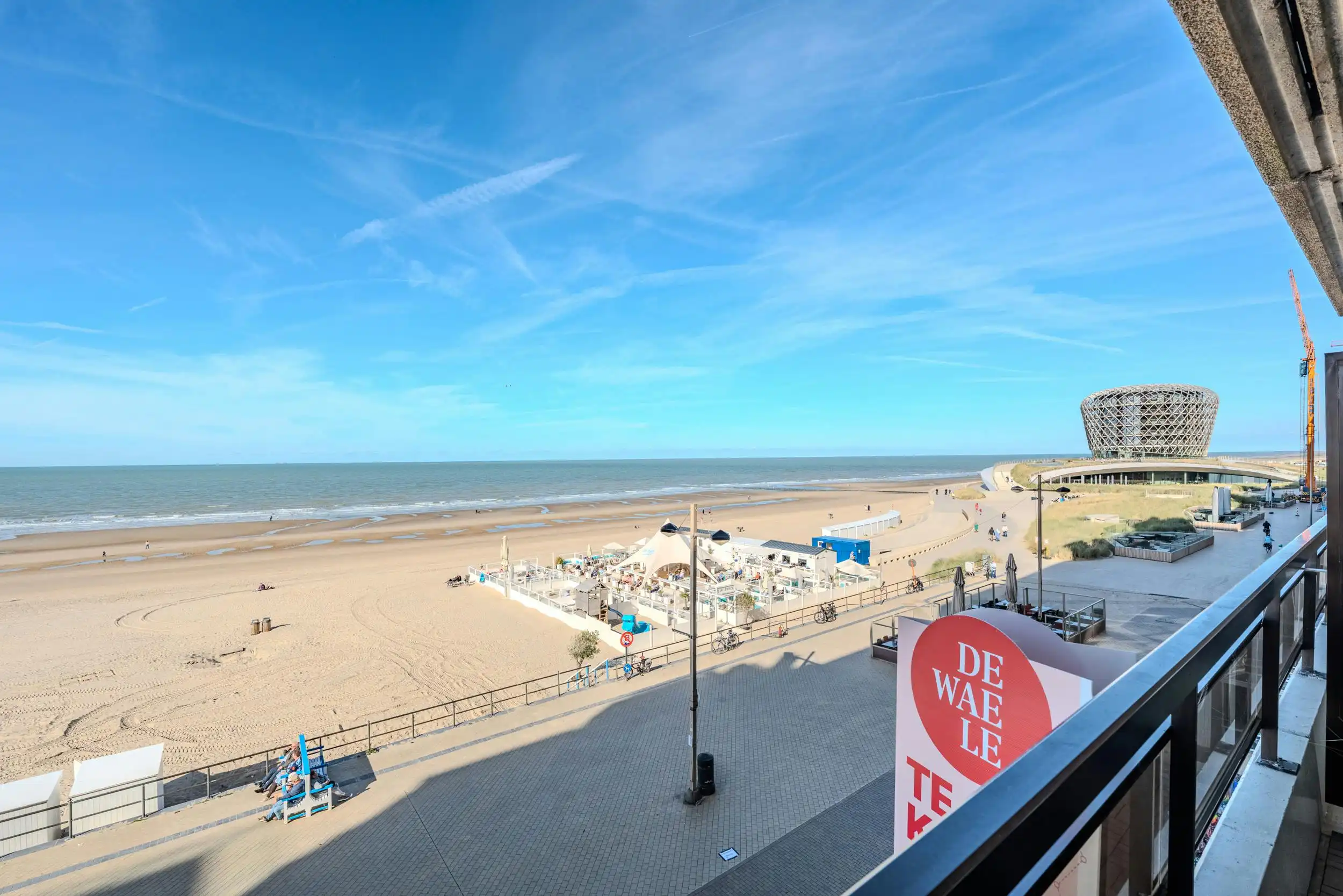 Lichtrijke studio met terras en fenomenaal frontaal zeezicht te koop! foto 5