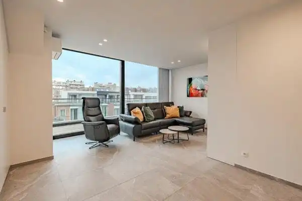 Appartement te koop met twee slaapkamers in de Res. Lectus foto 5