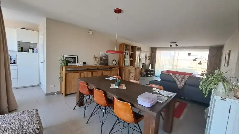 Comfortabel 2-slaapkamerappartement met TERRAS en AUTOSTANDPLAATS te huur in Sint-Andries Brugge foto 2