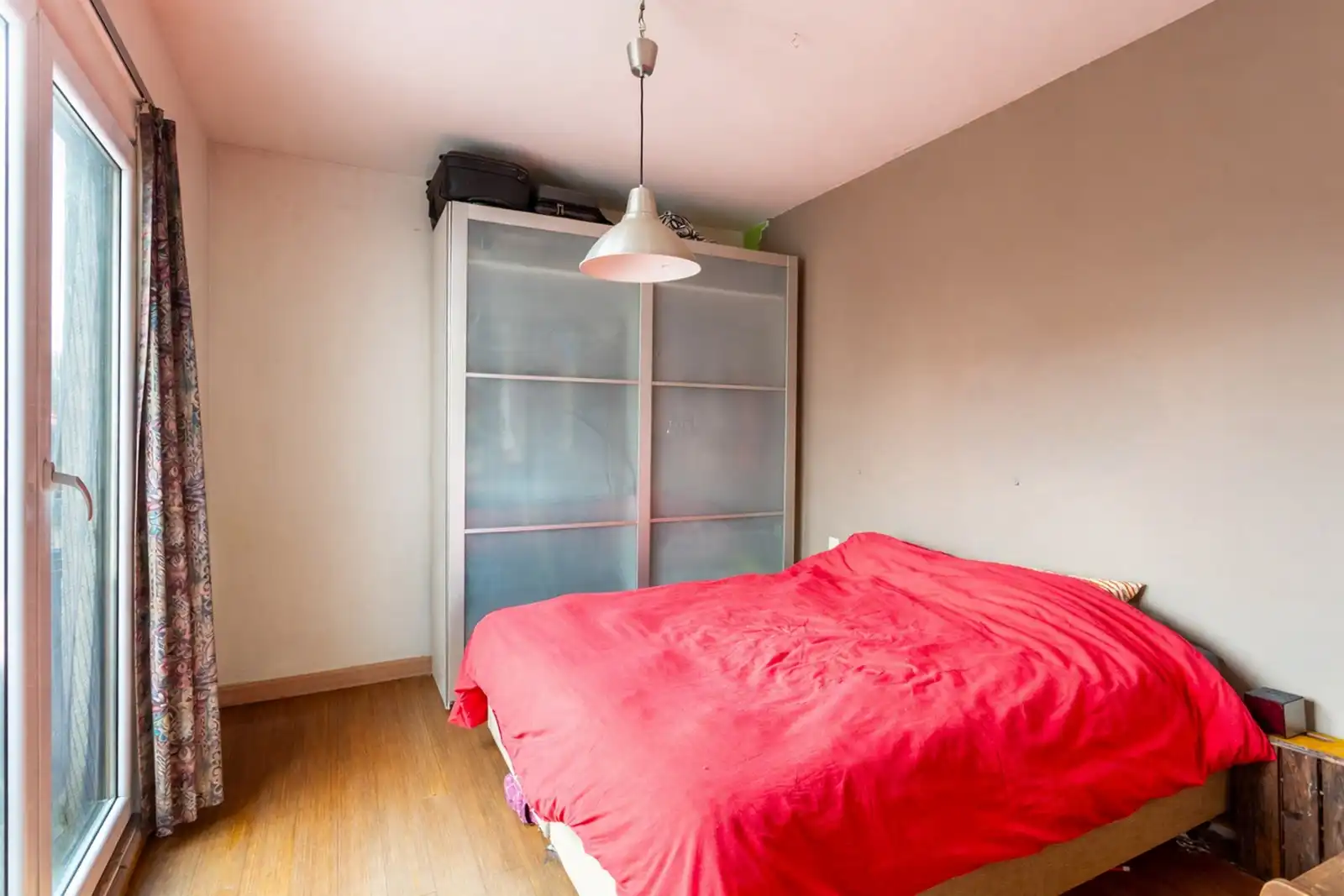 Lichtrijk appartement met terras vlak bij centrum foto 15