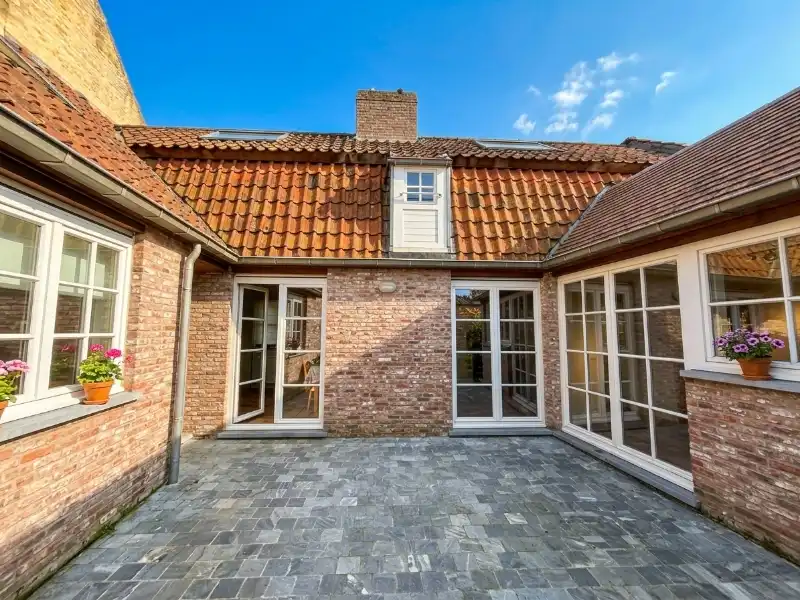 Vernieuwbouw met 2 slaapkamers + ruim TERRAS te huur in Brugge foto 12