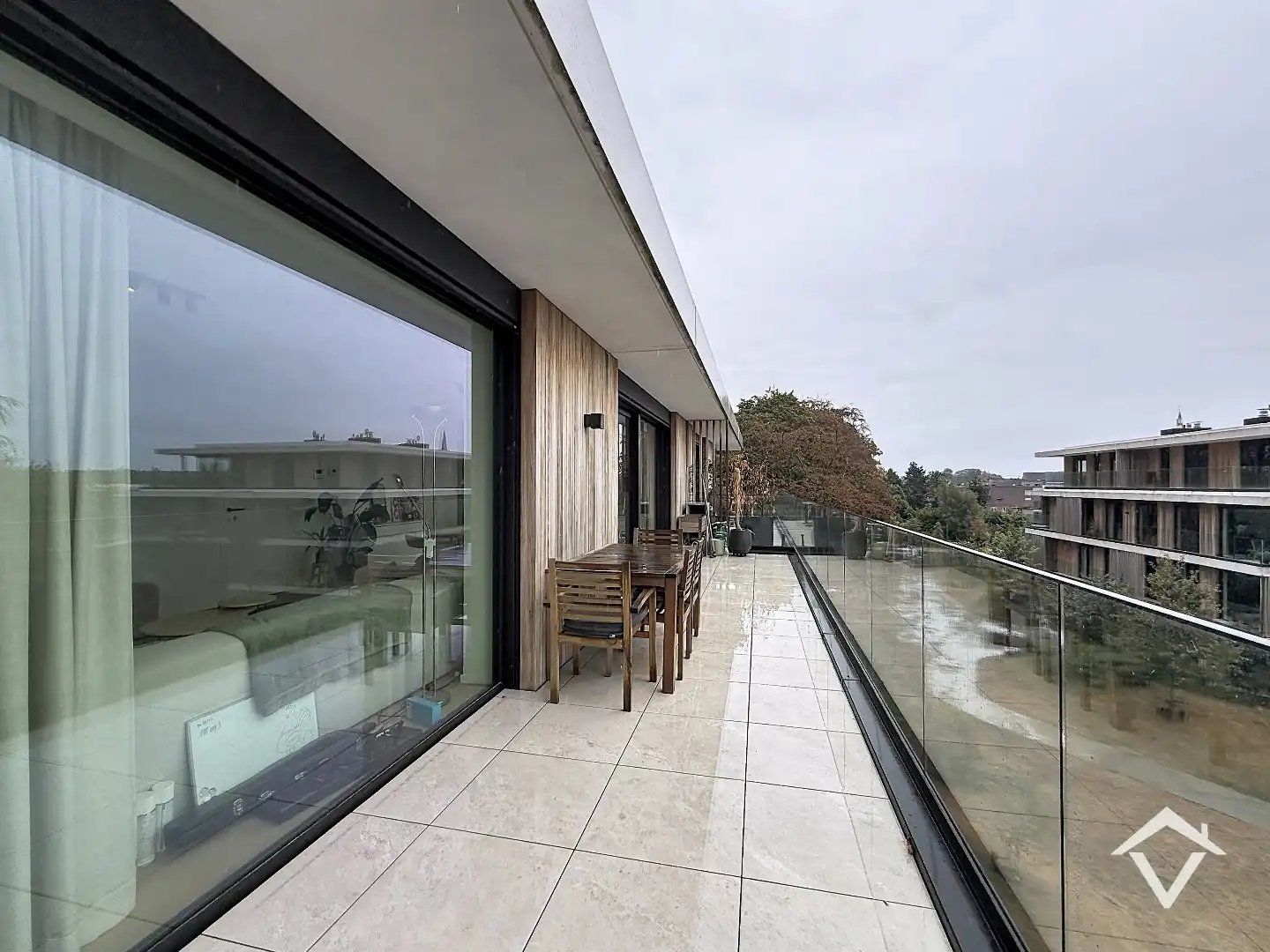 Prachtige penthouse met twee slaapkamers, autostaanplaats en zonnig terras te Rumbeke foto 18