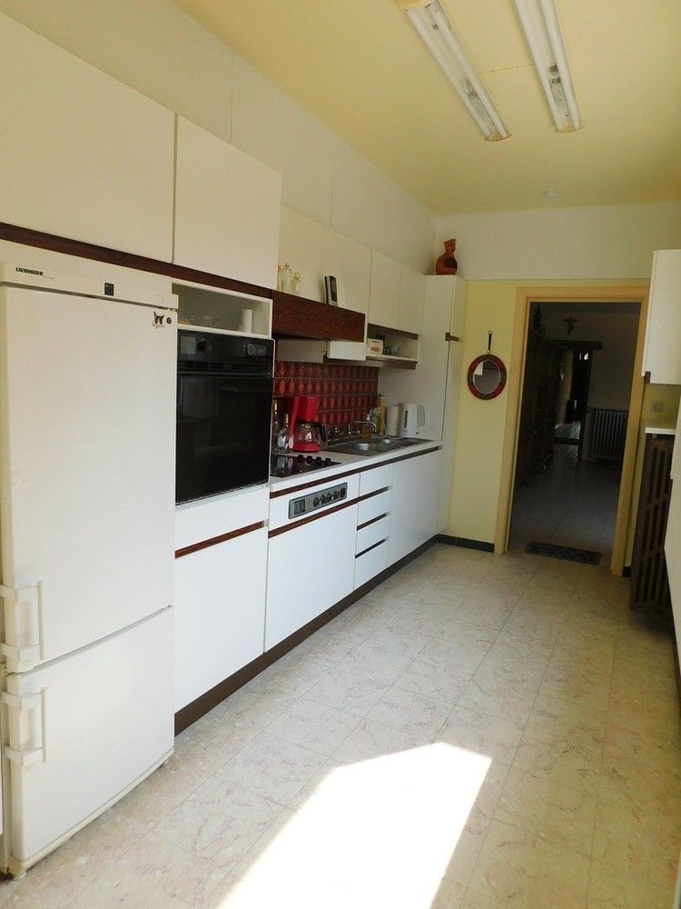 ROESBRUGGE: Grondig te renoveren woonhuis met heel wat ruimte (en dus heel wat mogelijkheden) op een ZW-gericht stuk grond van 454m² totale grondoppervlakte. foto 10