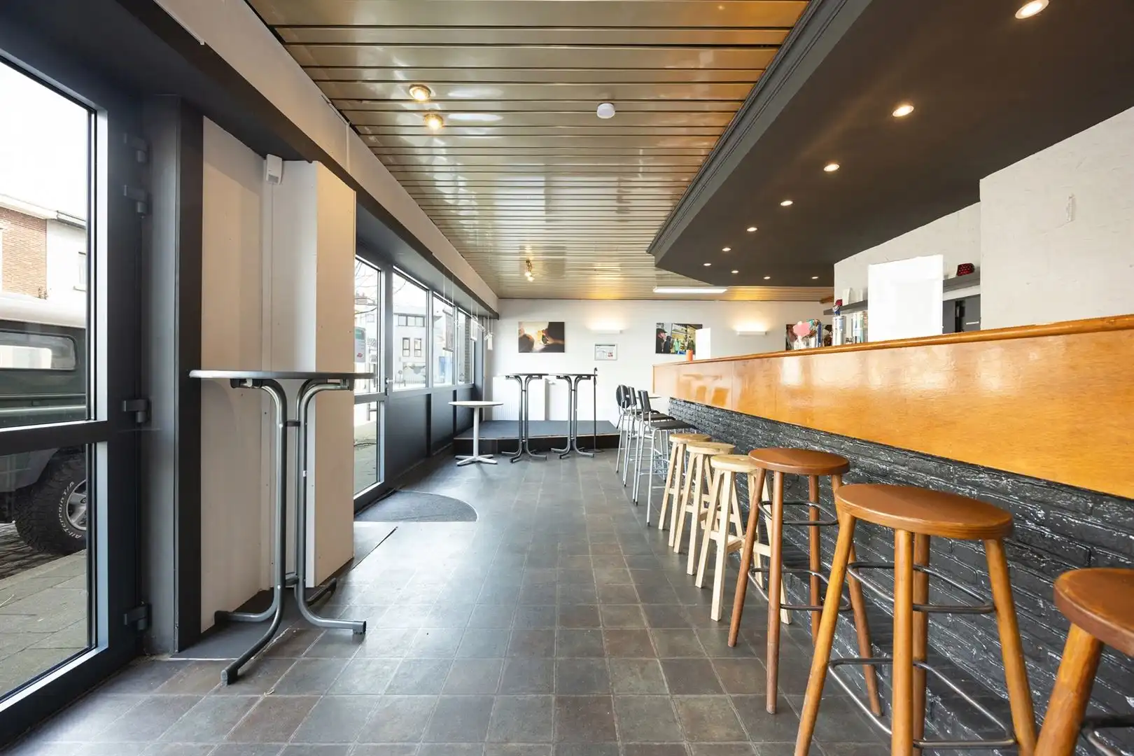 Multifunctioneel gelijkvloers kantoor/praktijkruimte foto 2