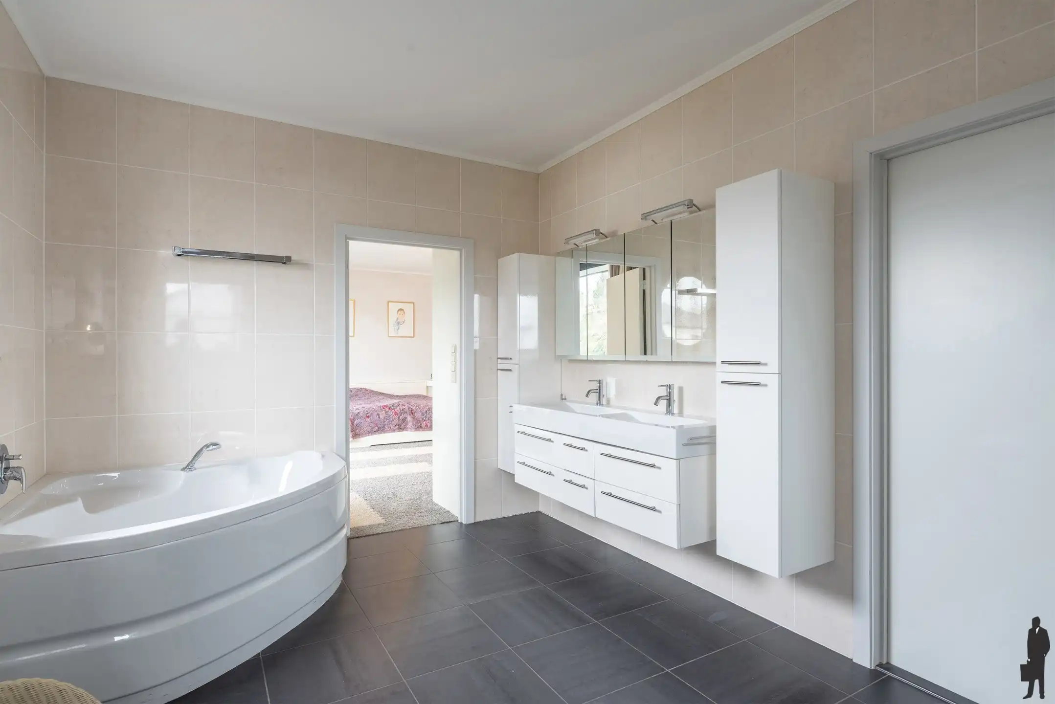 Ontdek dit uitzonderlijk ruime en goed gelegen appartement in het hart van Hoogstraten. Met een royale woonruimte van maar liefst 80 m² foto 27