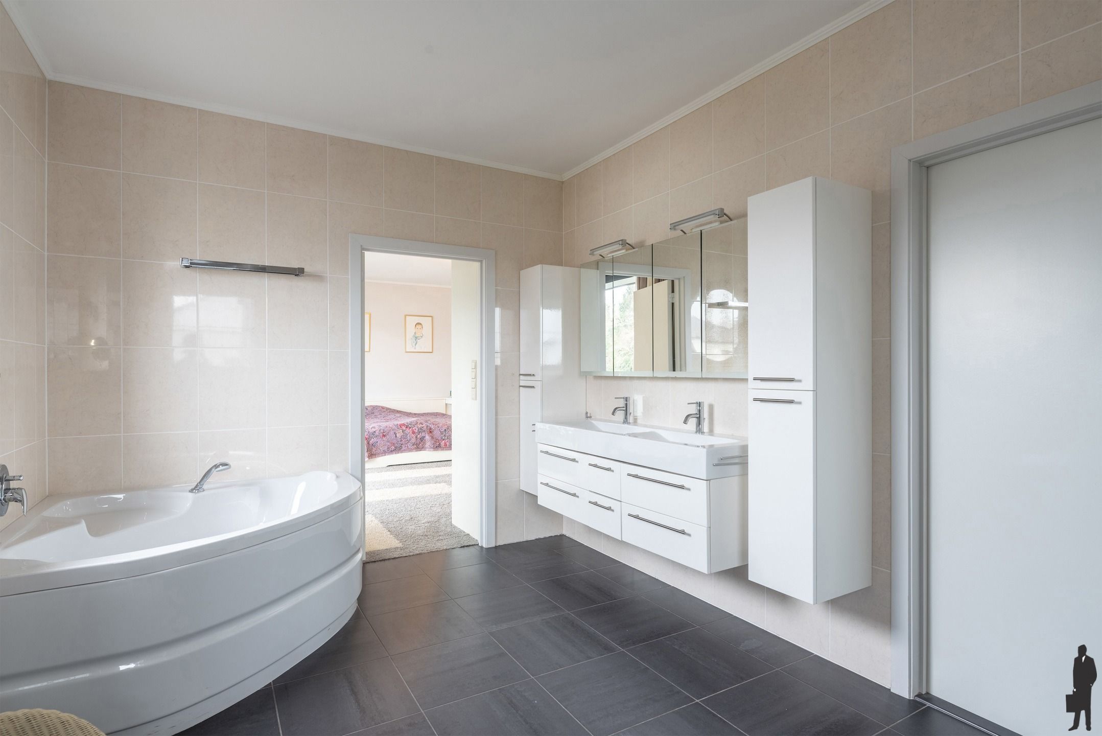 Ontdek dit uitzonderlijk ruime en goed gelegen appartement in het hart van Hoogstraten. Met een royale woonruimte van maar liefst 80 m² foto 27