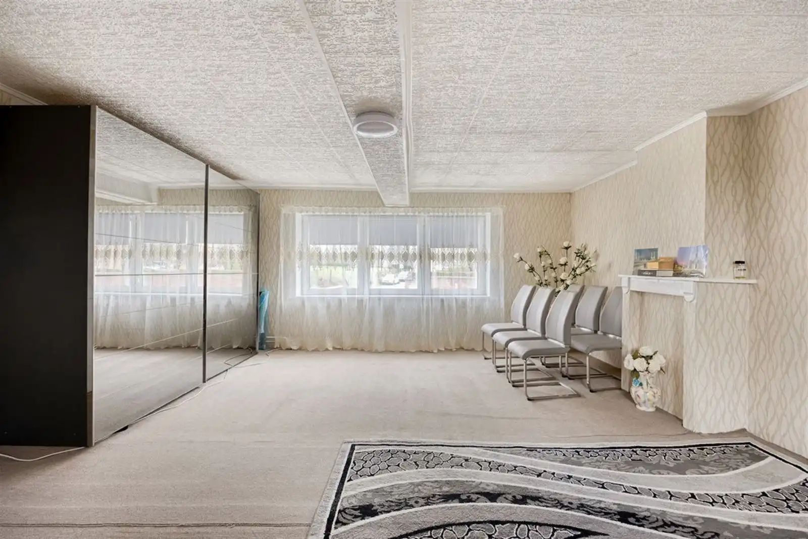 Hoeve met schuur en groot weiland  foto 13