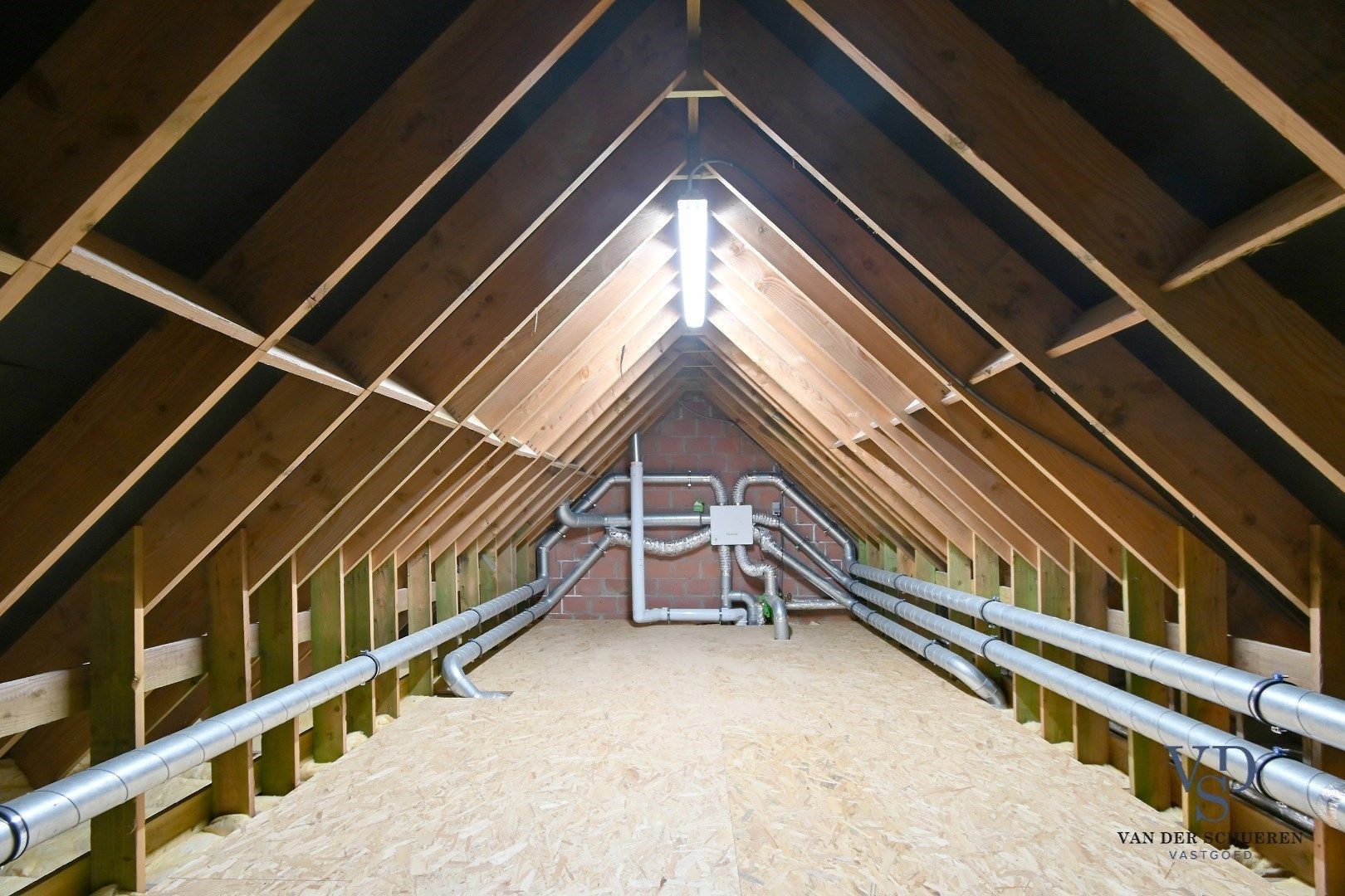 Uitzonderlijke BEN-woning nabij Tiegembos. foto 33