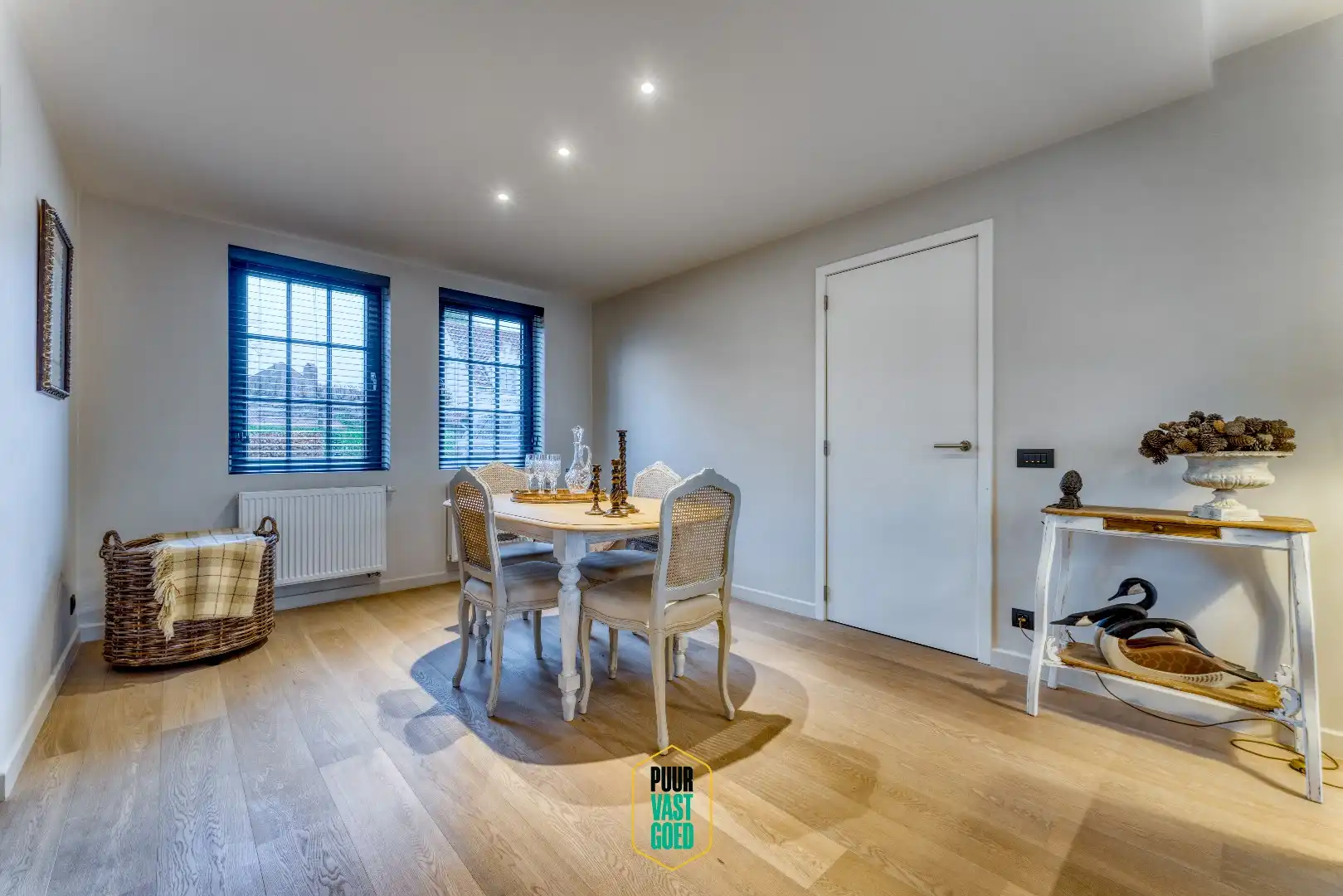 Recente, perfect afgewerkte, halfopen ruime Knokse Villa  foto 10