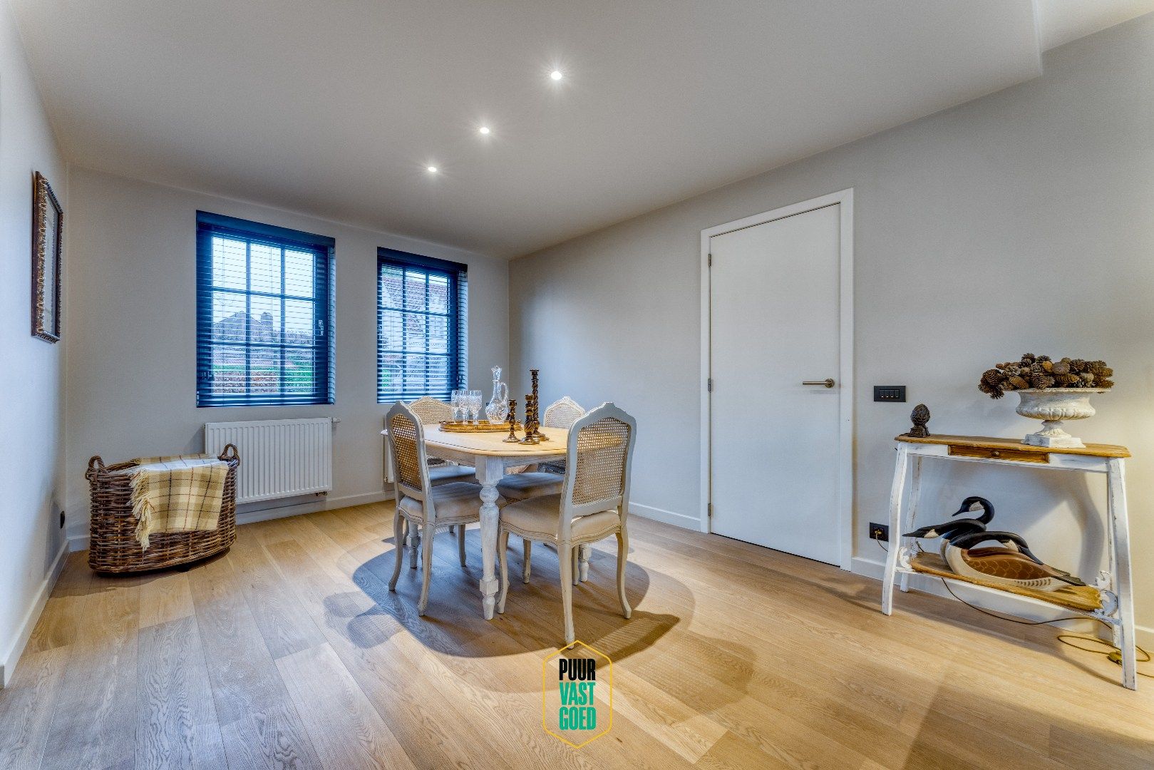 Recente, perfect afgewerkte, halfopen ruime Knokse Villa  foto 5