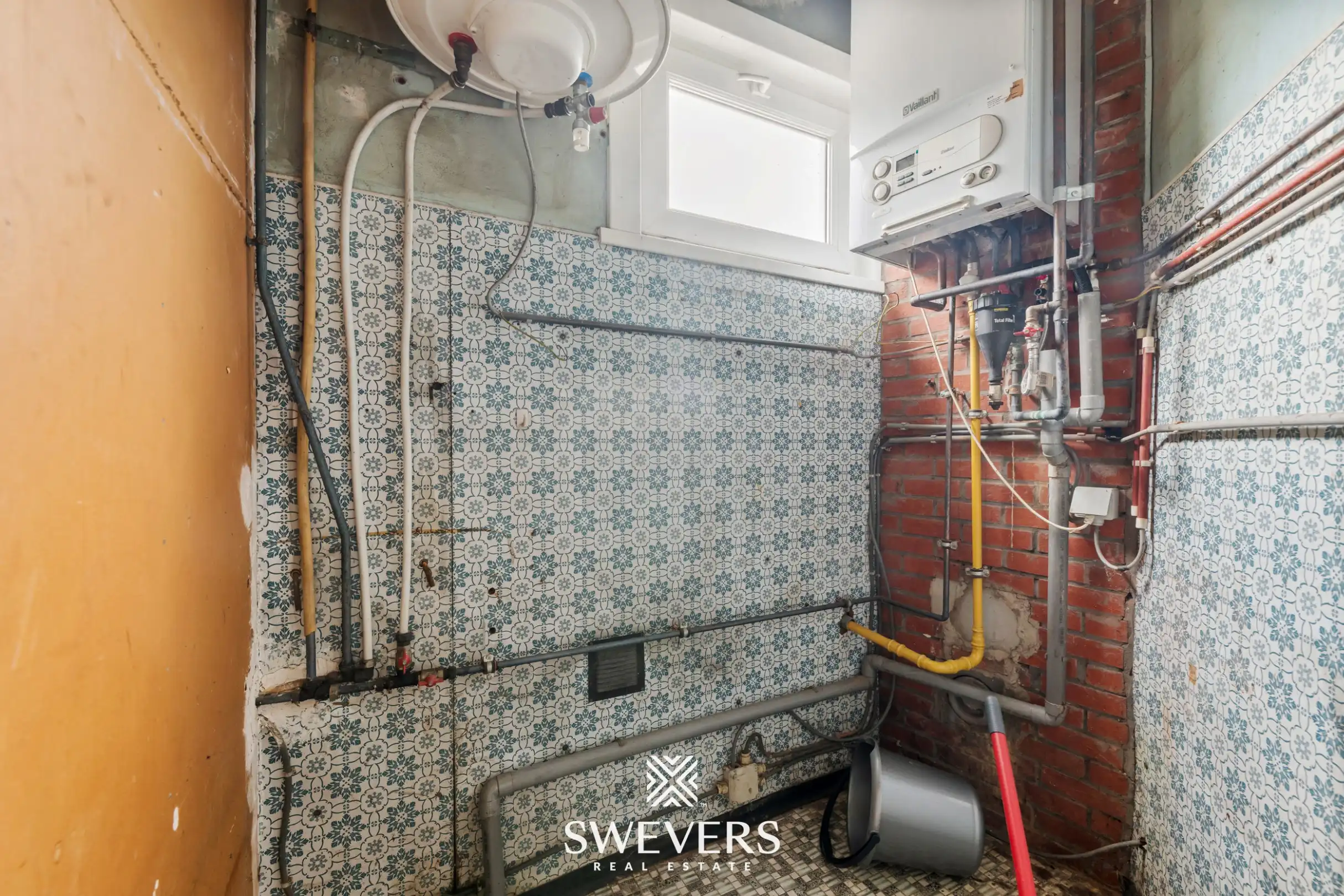Te renoveren woning met 4 slaapkamers en 4 garages te Beringen foto 23
