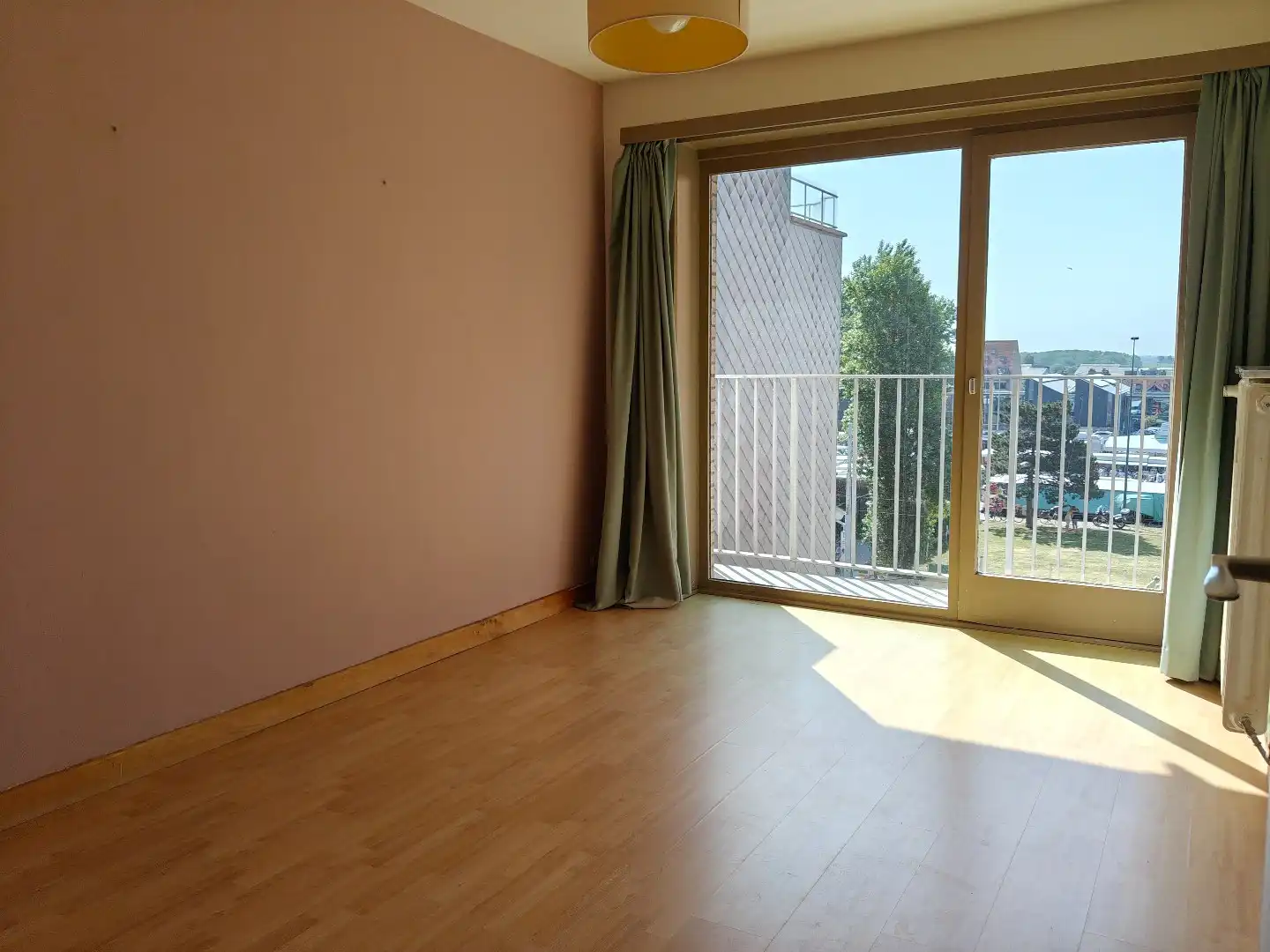 Lichtrijk appartement met panoramisch zeezicht aan de kust foto 8