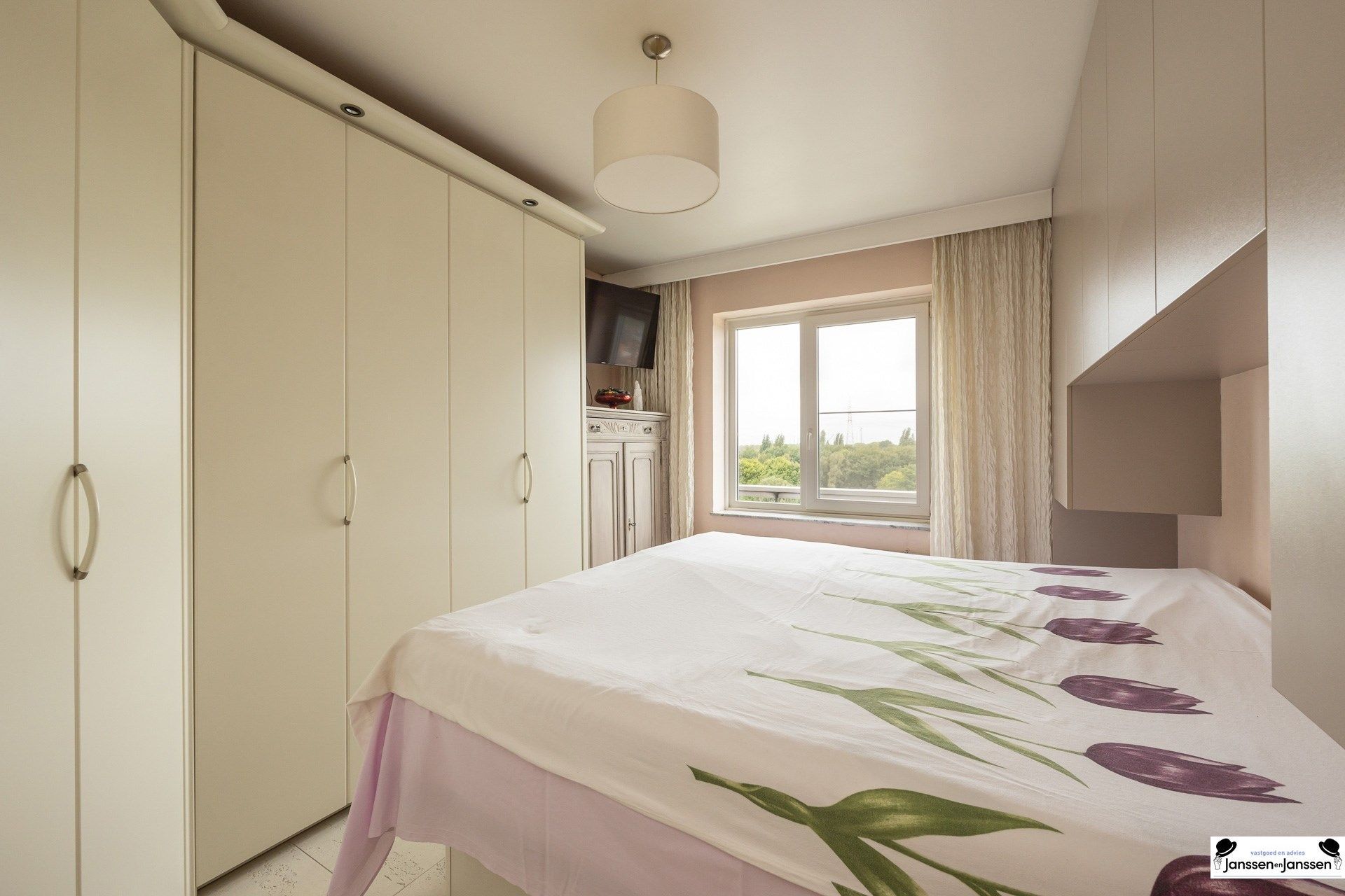 Uniek appartement met prachtig dakterras en panoramisch uitzicht foto 13