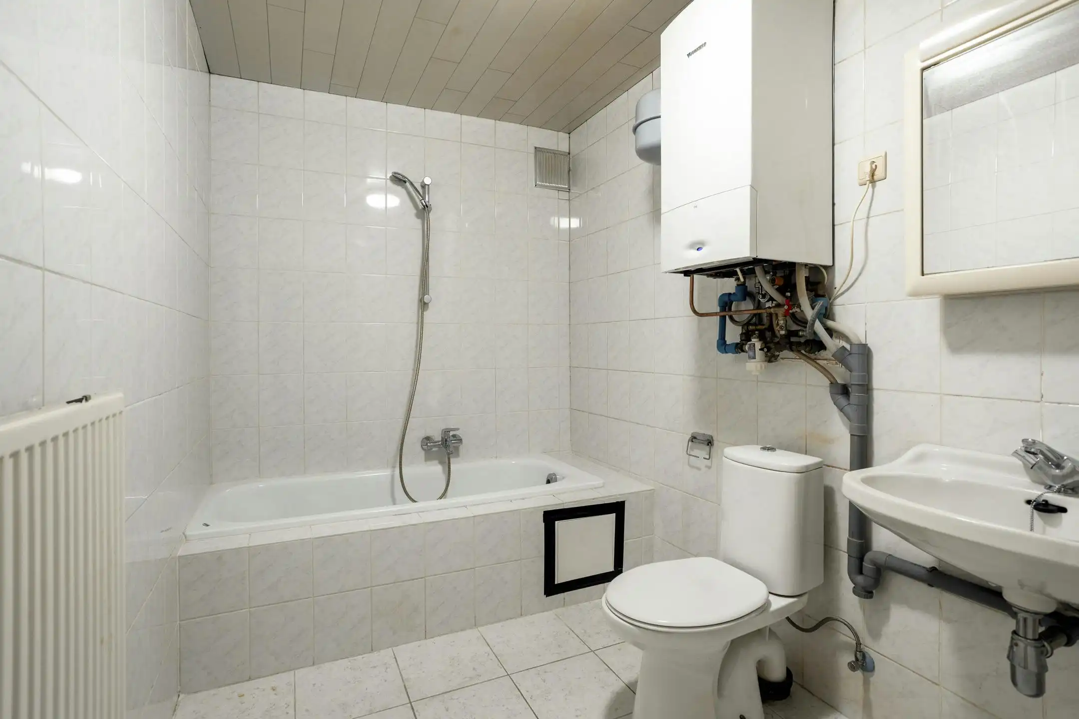 Te renoveren huis op een toplocatie in centrum Brugge foto 9